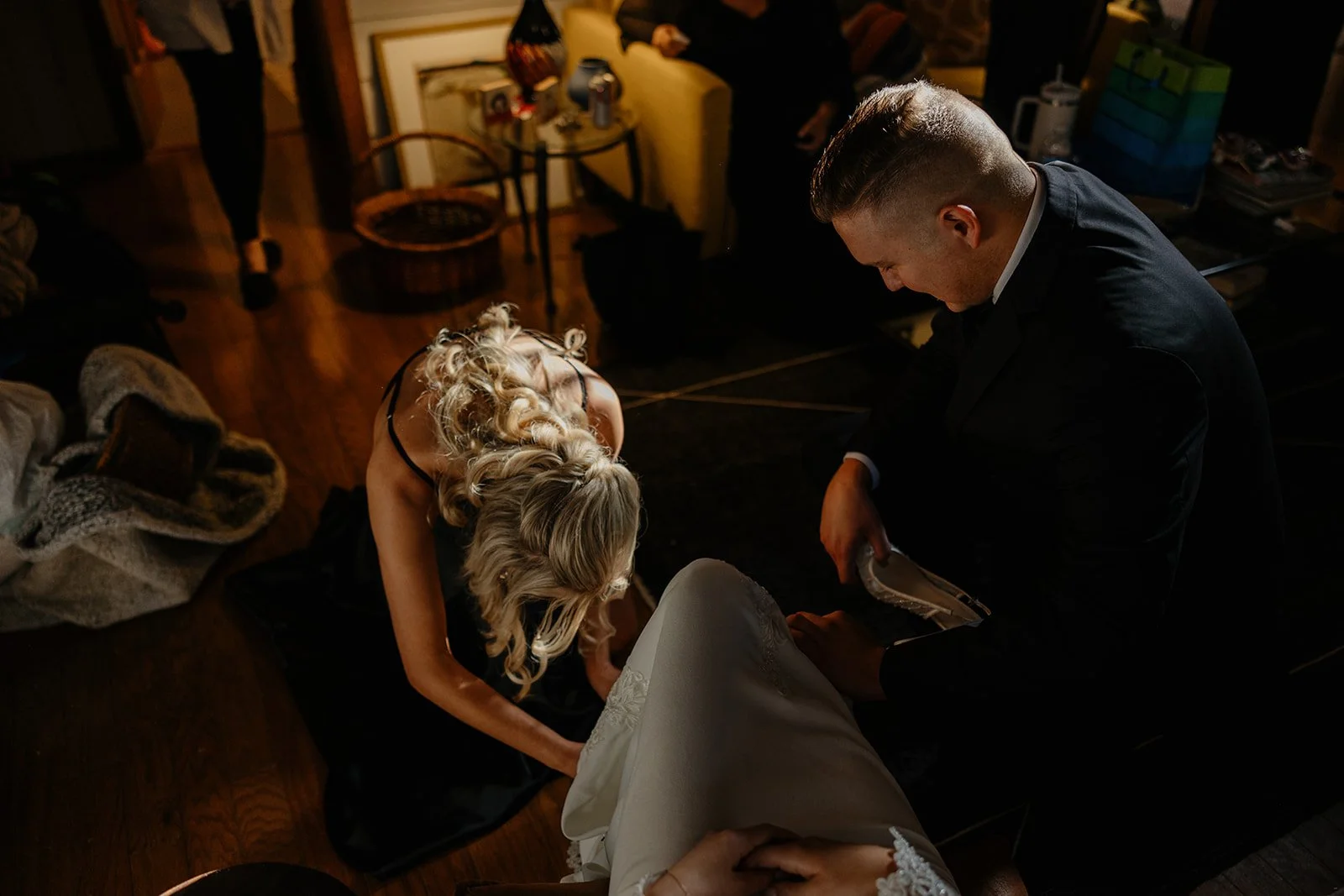 What Does a Wedding Photographer Actually Do All Day? (Behind the Scenes)