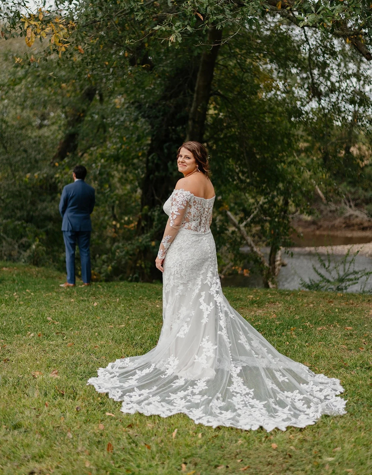 Should You Do a First Look for Wedding Photos? (Pros, Cons &amp; What Couples Should Know)