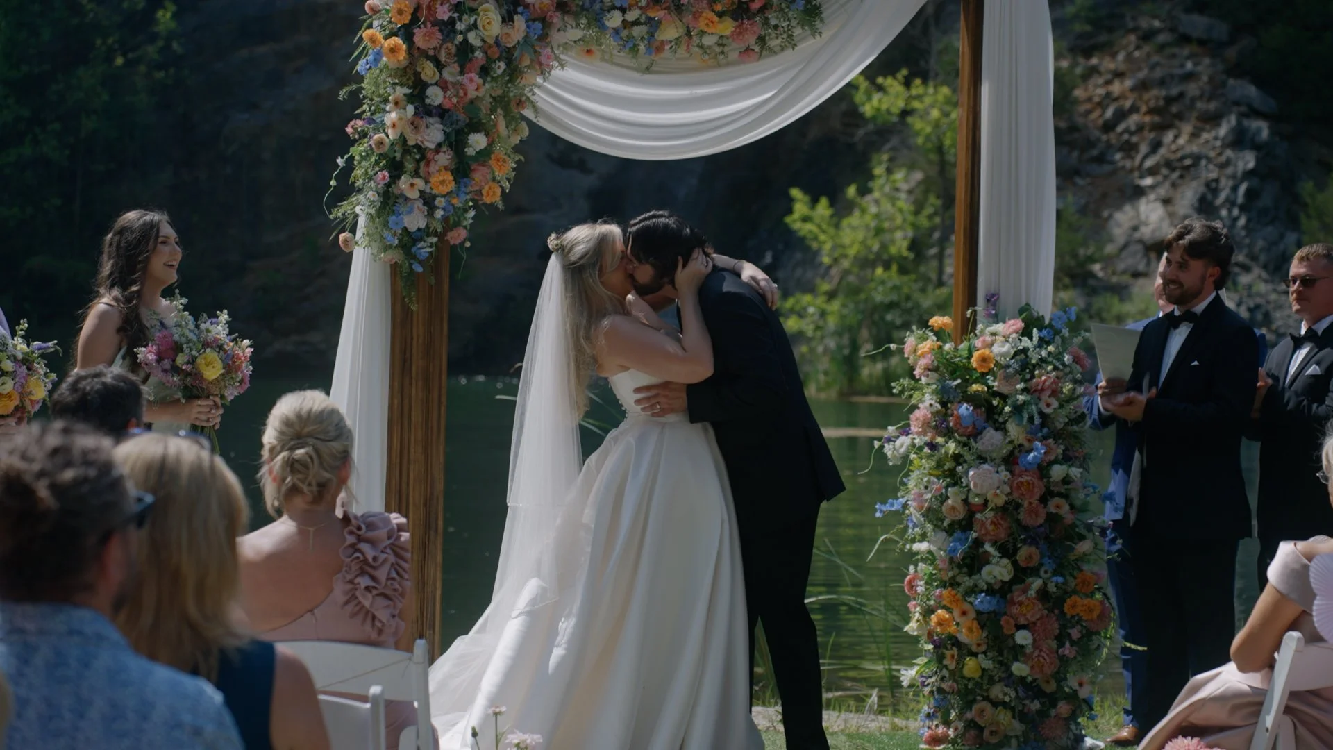 Indoor vs. Outdoor Weddings in Chattanooga: Which Is Right for Your Wedding Day?