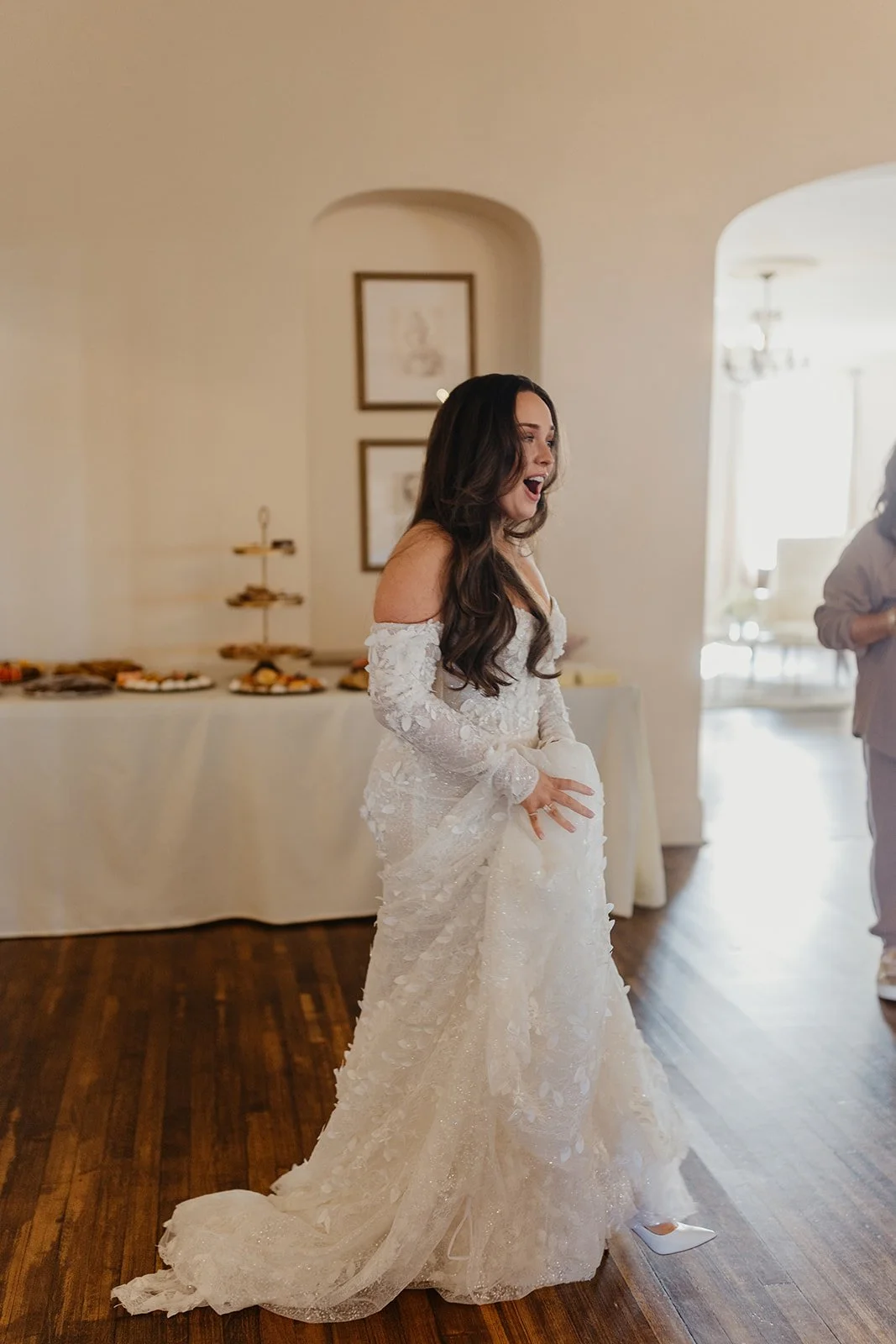 How Many Wedding Photos Should You Expect to Receive?