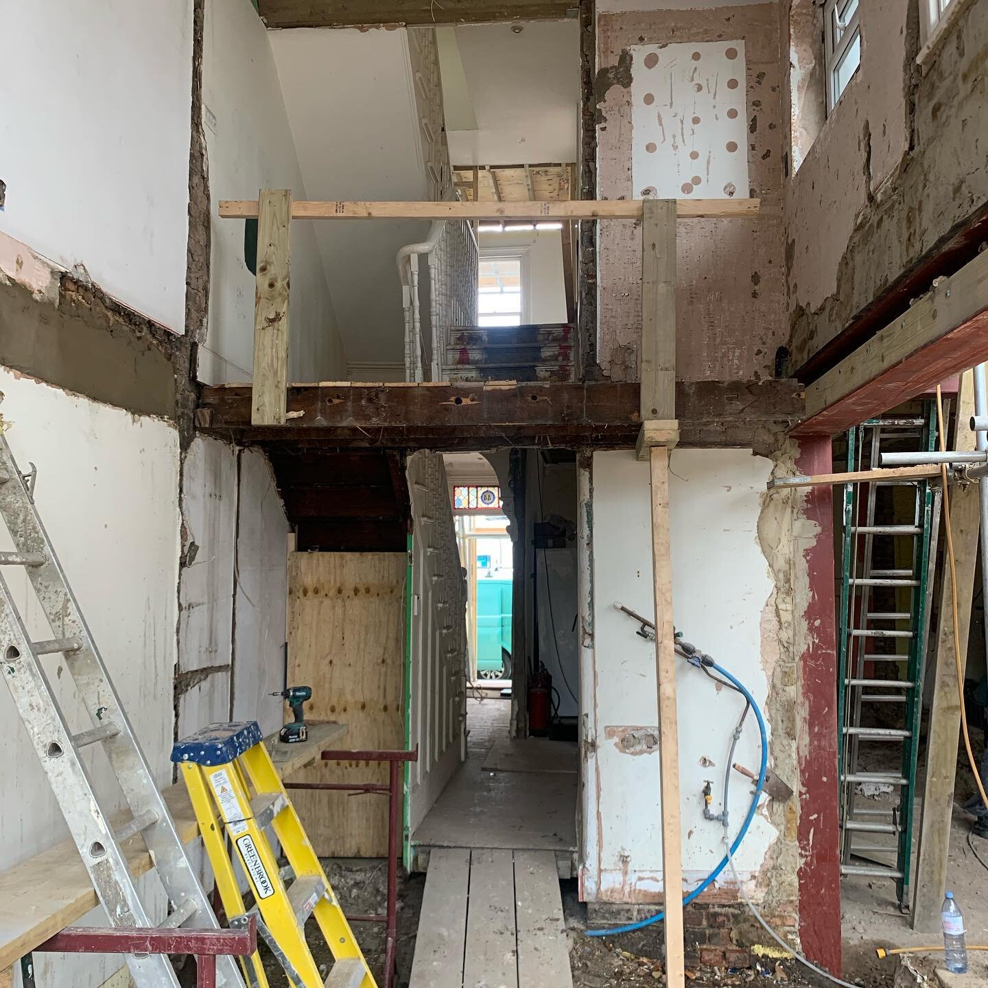 Getting details correct at the start maaaaaay mean that floors and walls need to be &ldquo;remedied&rdquo; prior to clients moving back home. Here, the floor joist replacement continues to the rear of the house. 
#projectmanager #london #floorjoists 