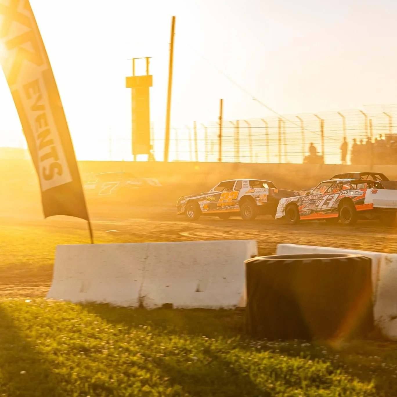 Off to Spencer for the Dirt Crown Season Championship👑

It&rsquo;s been a wild ride.

Hopefully we can bring home an LED sign tonight.🏆

📍Clay County Speedway, Spencer, IA

⏰ Hot Laps @ 7:00pm CST