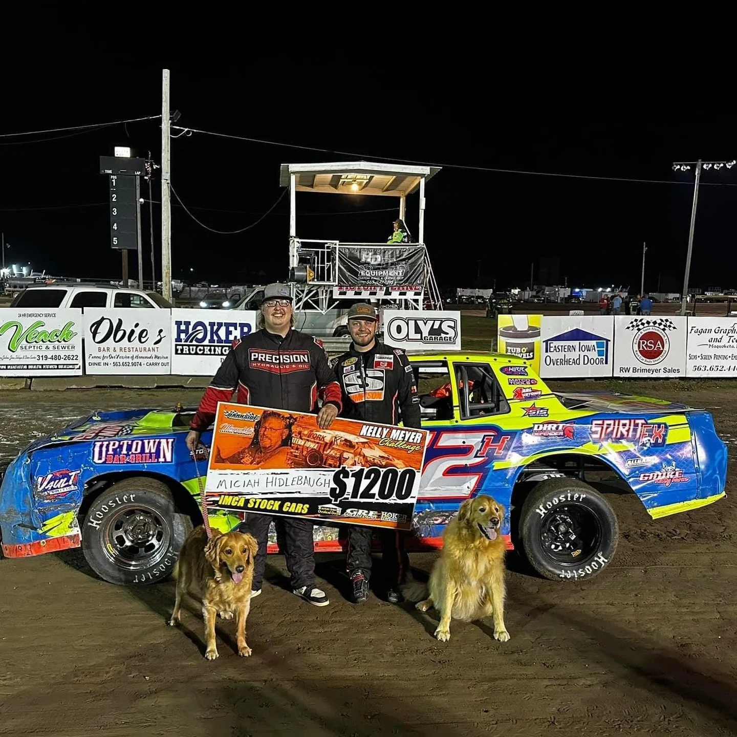 Road to Knoxville✅

This was always just a dream. Without racing sprint cars it&rsquo;s hard to ever find an opportunity to race here. 

When we first heard about it we were going to do everything it took to get there. 

Miciah and I have had so much