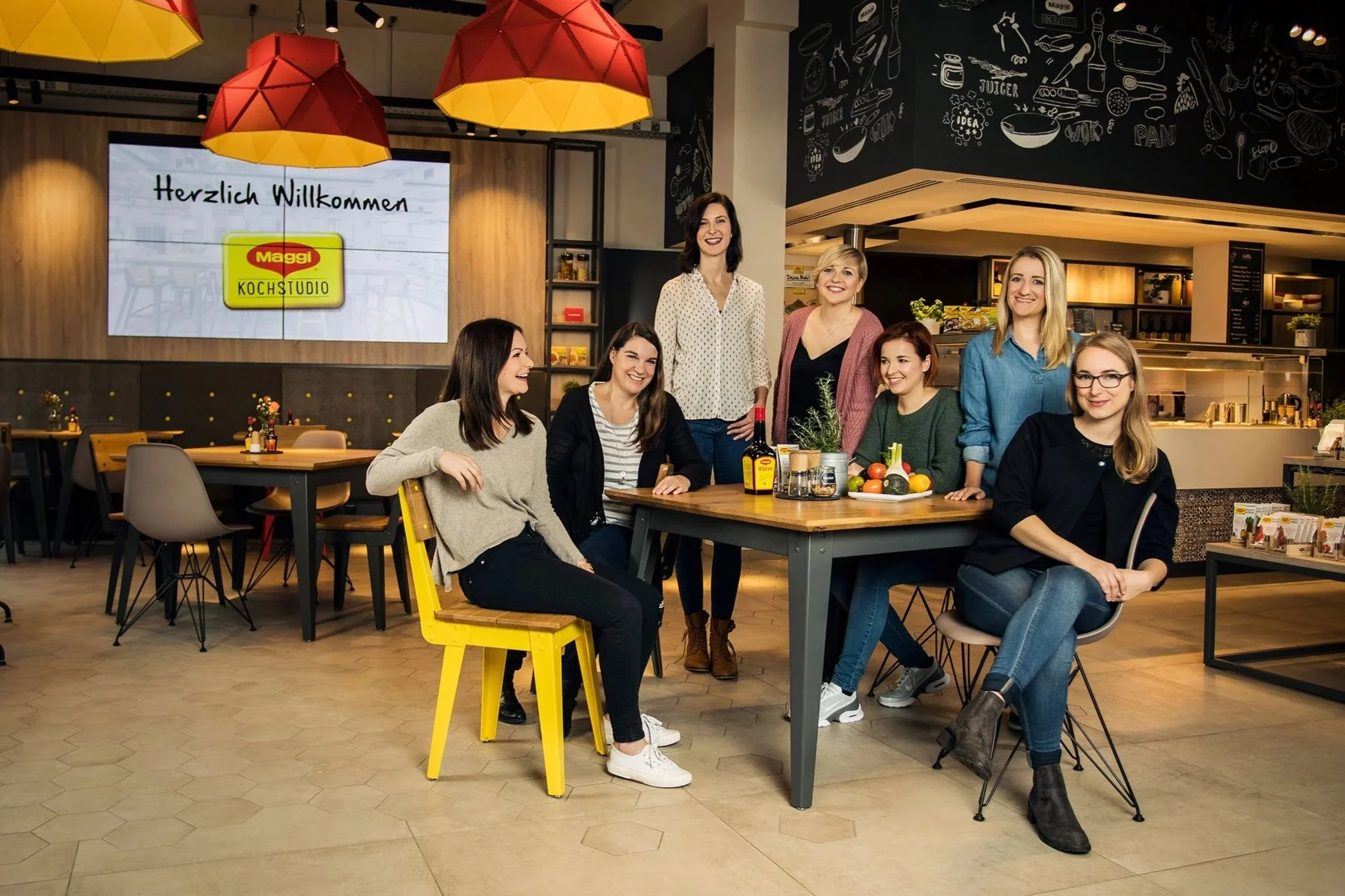 AYLINRECKERMANN_MAGGI_GRUPPENFOTO_PHOTOGRAPHY_TEAM_XS.jpg
