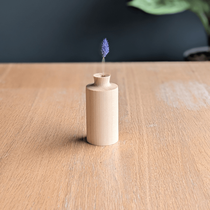 oew-sycamore-castle-law-bud-vase.png