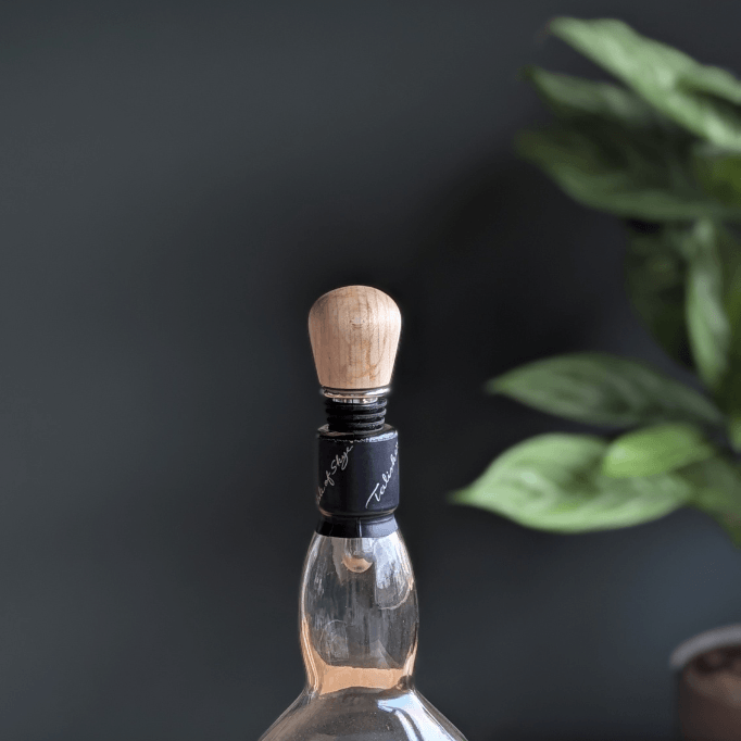 oew-spalted-sycamore-bottle-stopper.png