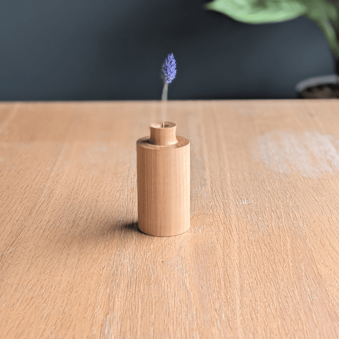 oew-cedar-castle-law-bud-vase.png