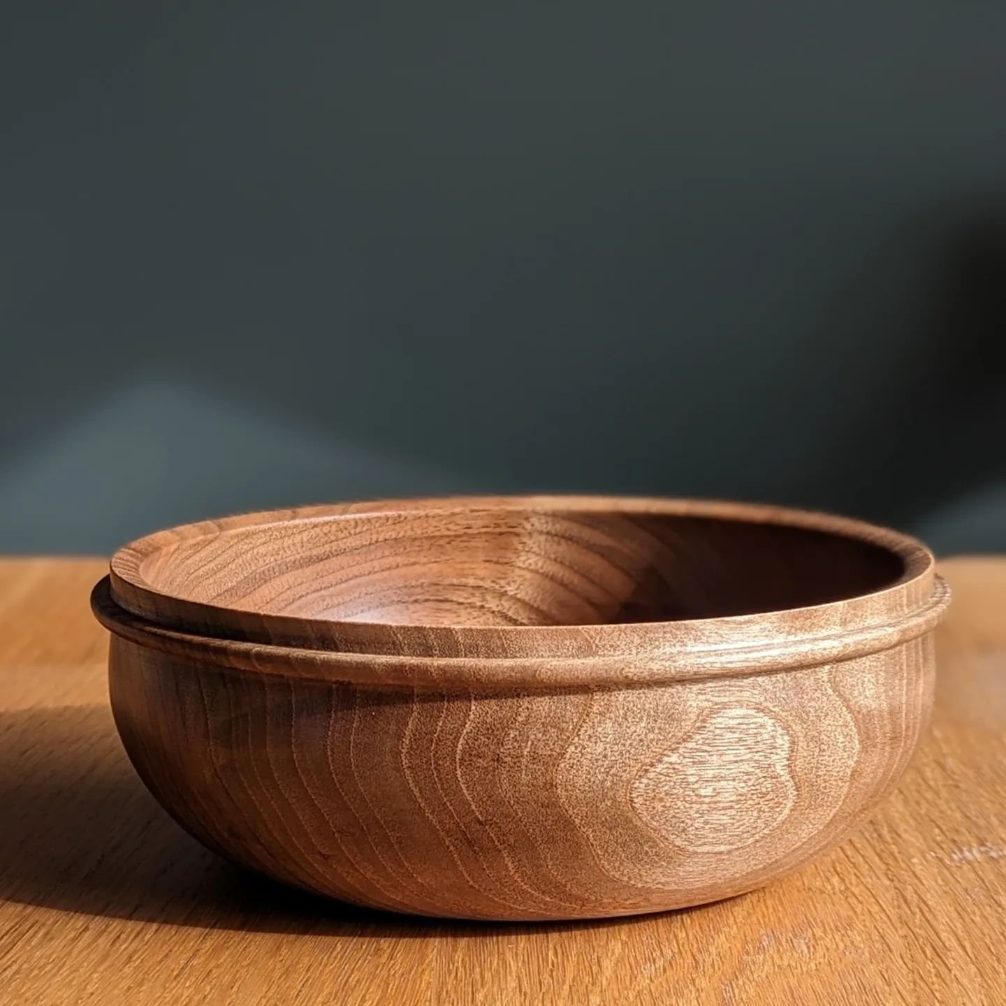 English Walnut... you sultry devil you. 

This, along with some other bowls and pots will be available for sale in @scottishdesignexchange next Wednesday - when I'll be upgrading from 1 shelf to a 3 shelf unit.