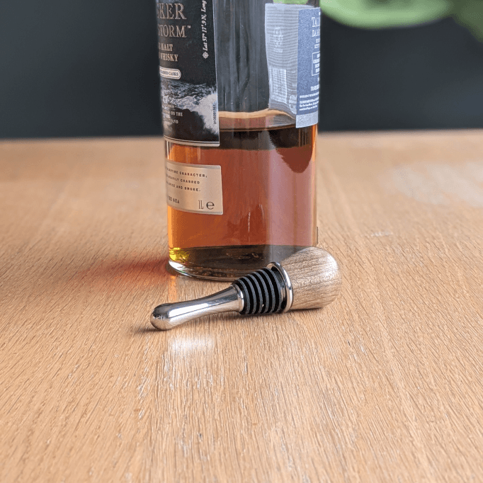 oew-walnut-flat-bottle-stopper.png