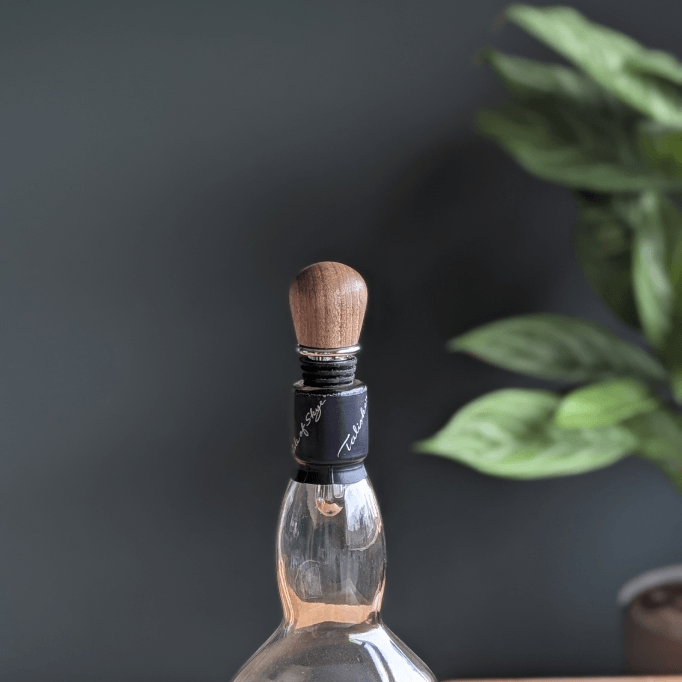 oew-walnut-bottle-stopper.png