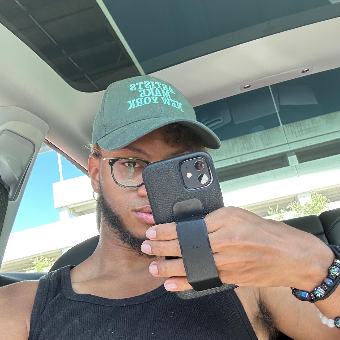 went to Phoenix, rented a tesla and took all my selfies while using my new CLCKR case 😎 I&rsquo;m lowkey obsessed #clckr #clckrofficial #makeslifeeasier