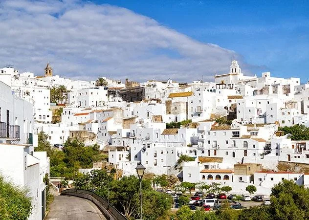 espana_andalucia_cadiz_vejer_puebloblanco_shutterstockrf_647477956_milosz_maslanka_shutterstock.jpg