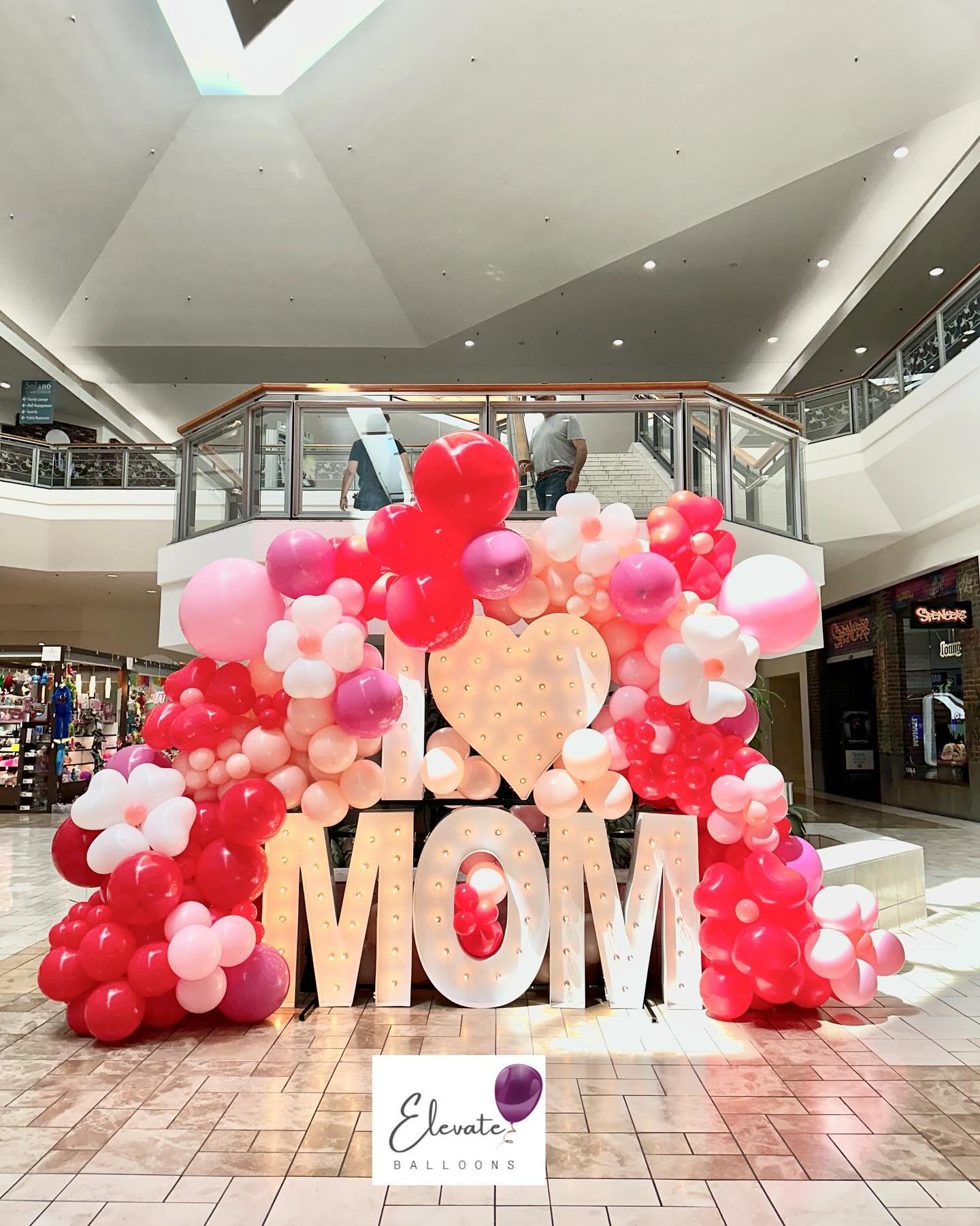 Happy Mother&rsquo;s Day ❤️ 
Marquees:
@alphalit.northbay 
#mothersday #balloons #balloondisplay #mom #marquee #balloondesign #mothersdayballoons #motherlove