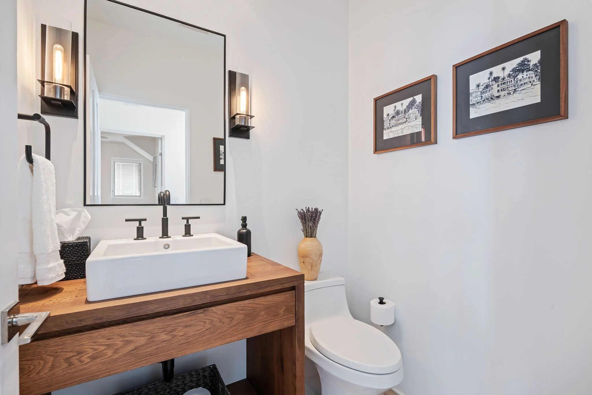 44 - Powder Room.jpg