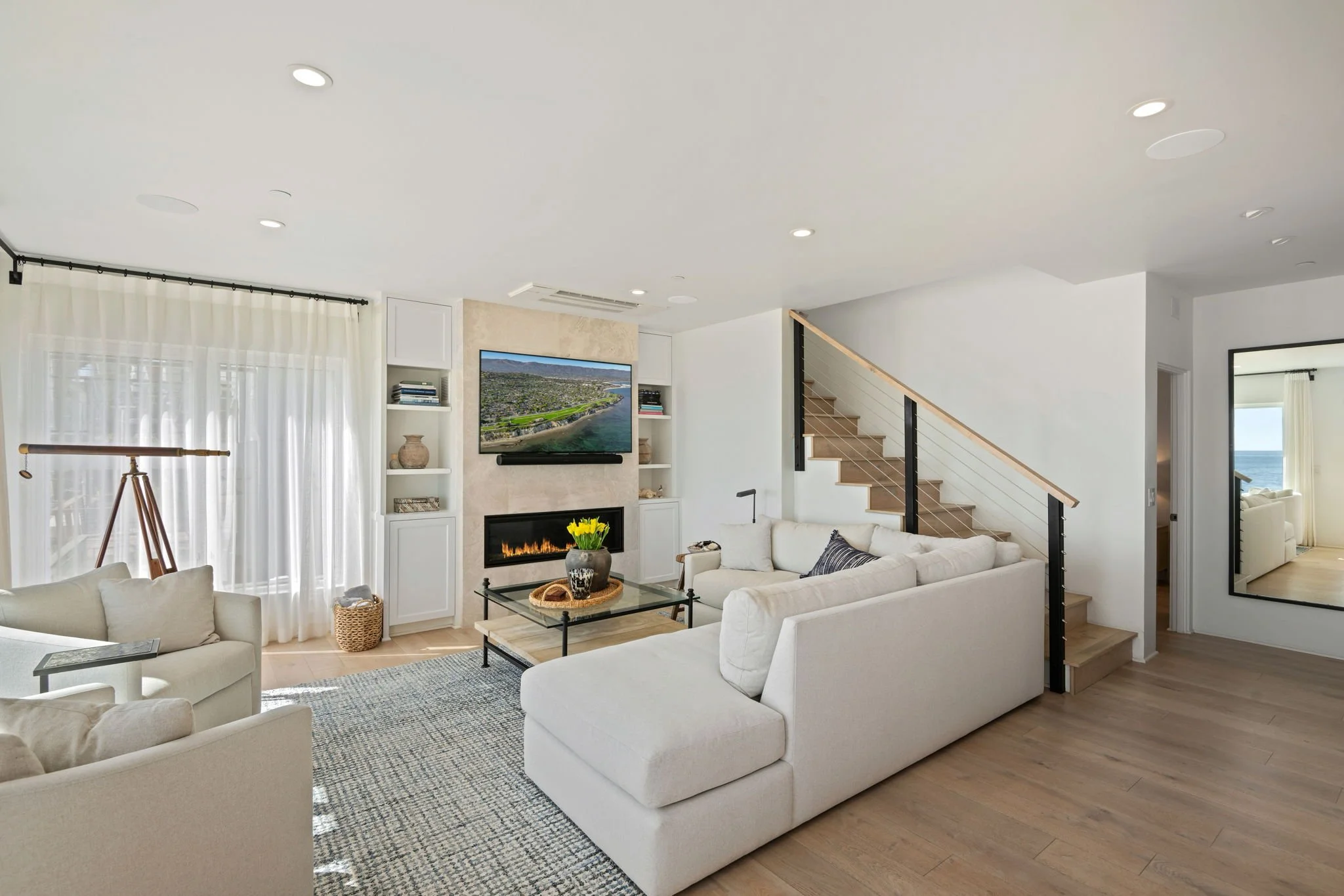 16 - Living Area.jpg