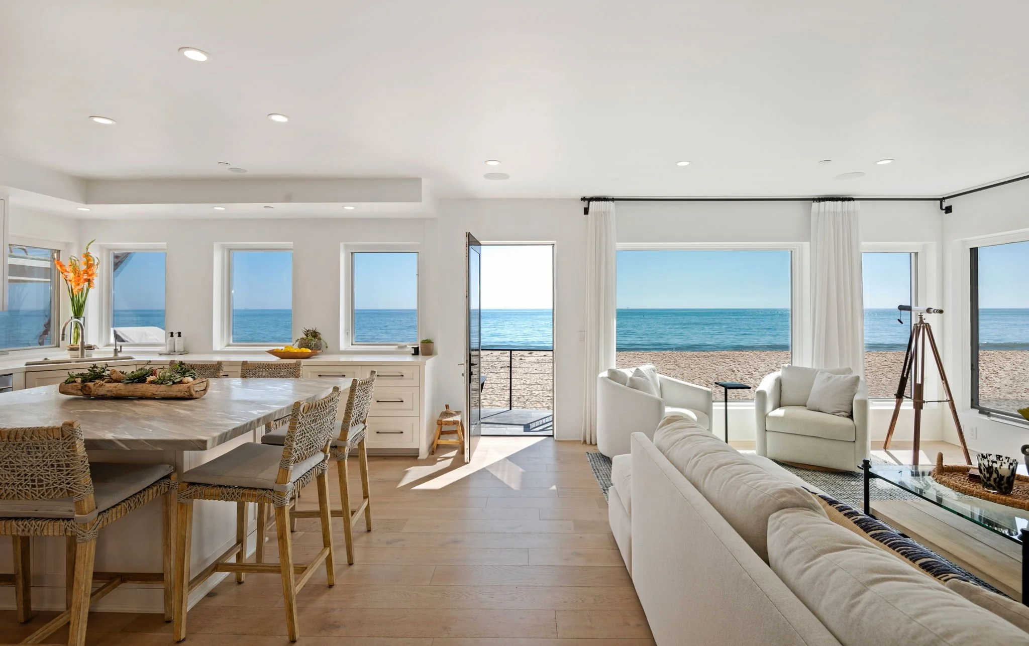 14 - Living Area.jpg