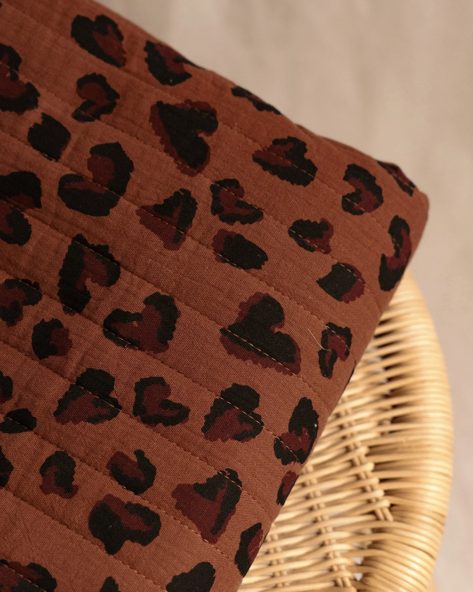 Quilted double gauze /  animal print / toffee