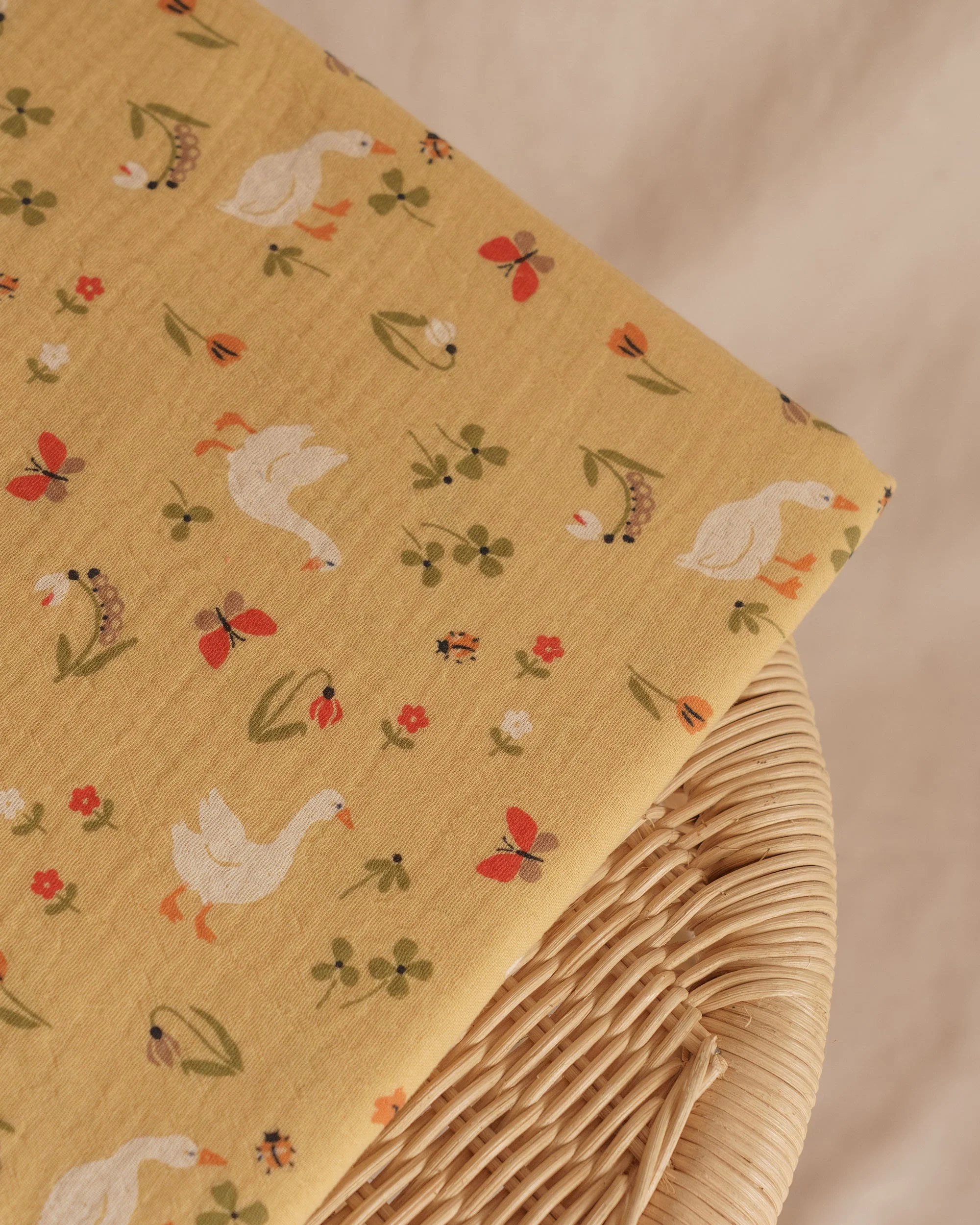 Double gauze / Wheat with Goose Print