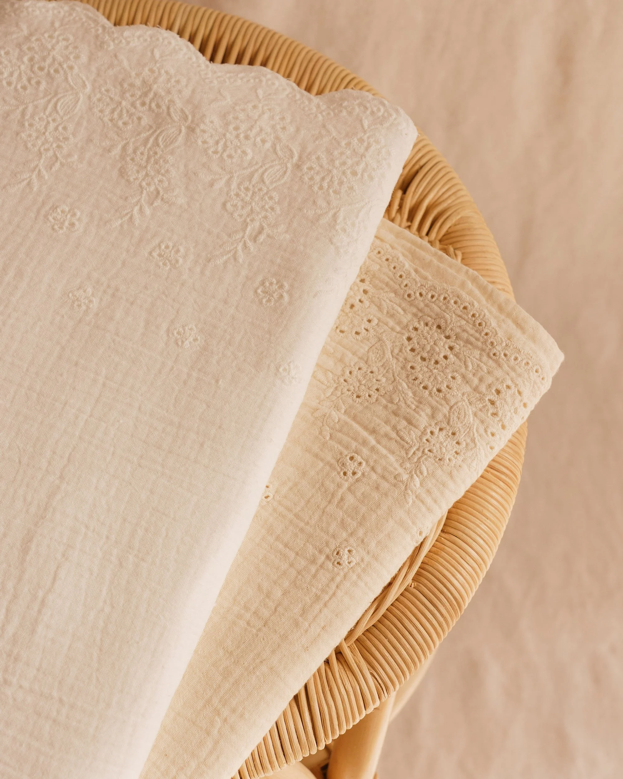 Embroidered Muslin / Off White & Natural