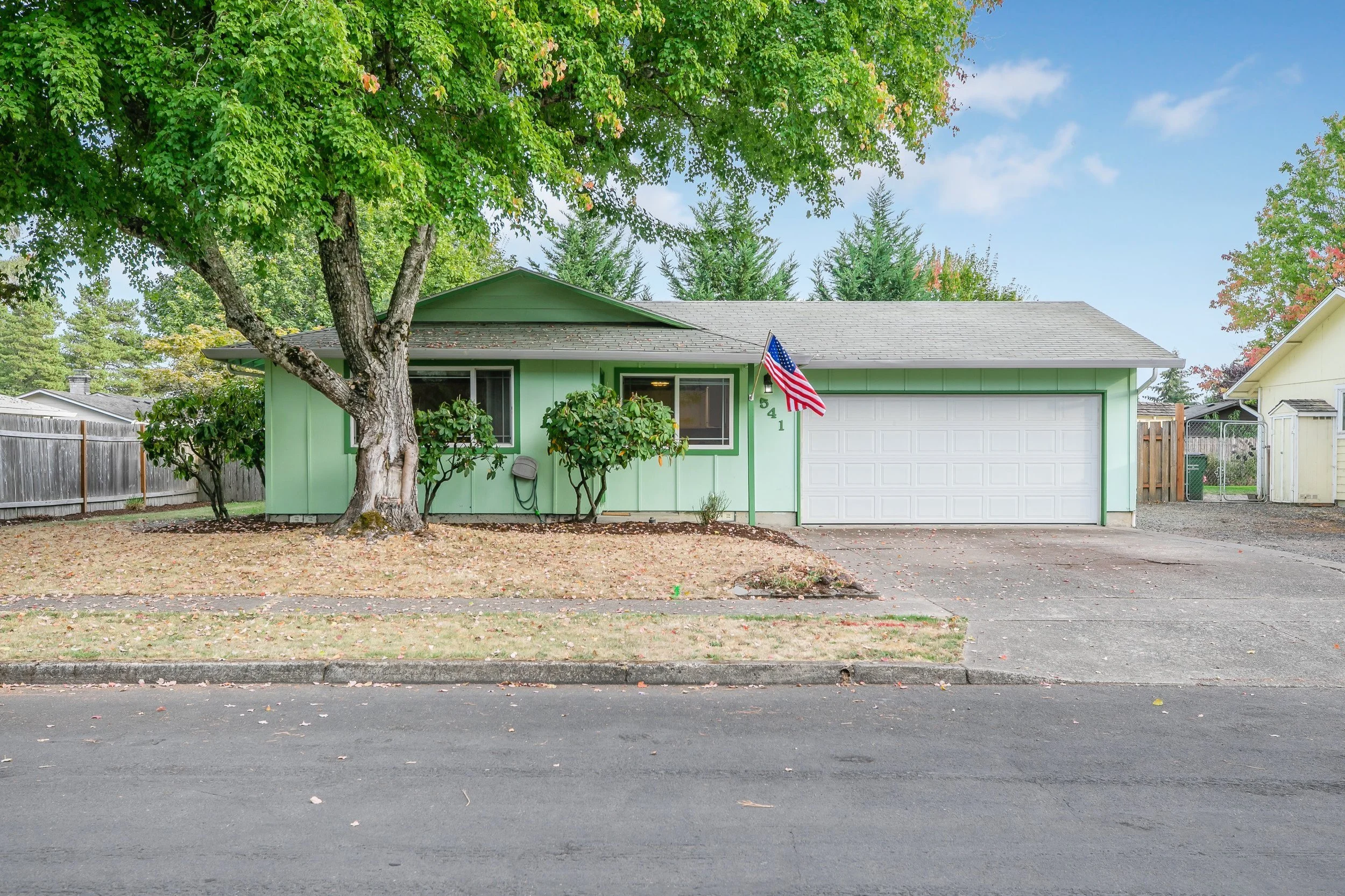 541 SE Maple St Dundee, OR