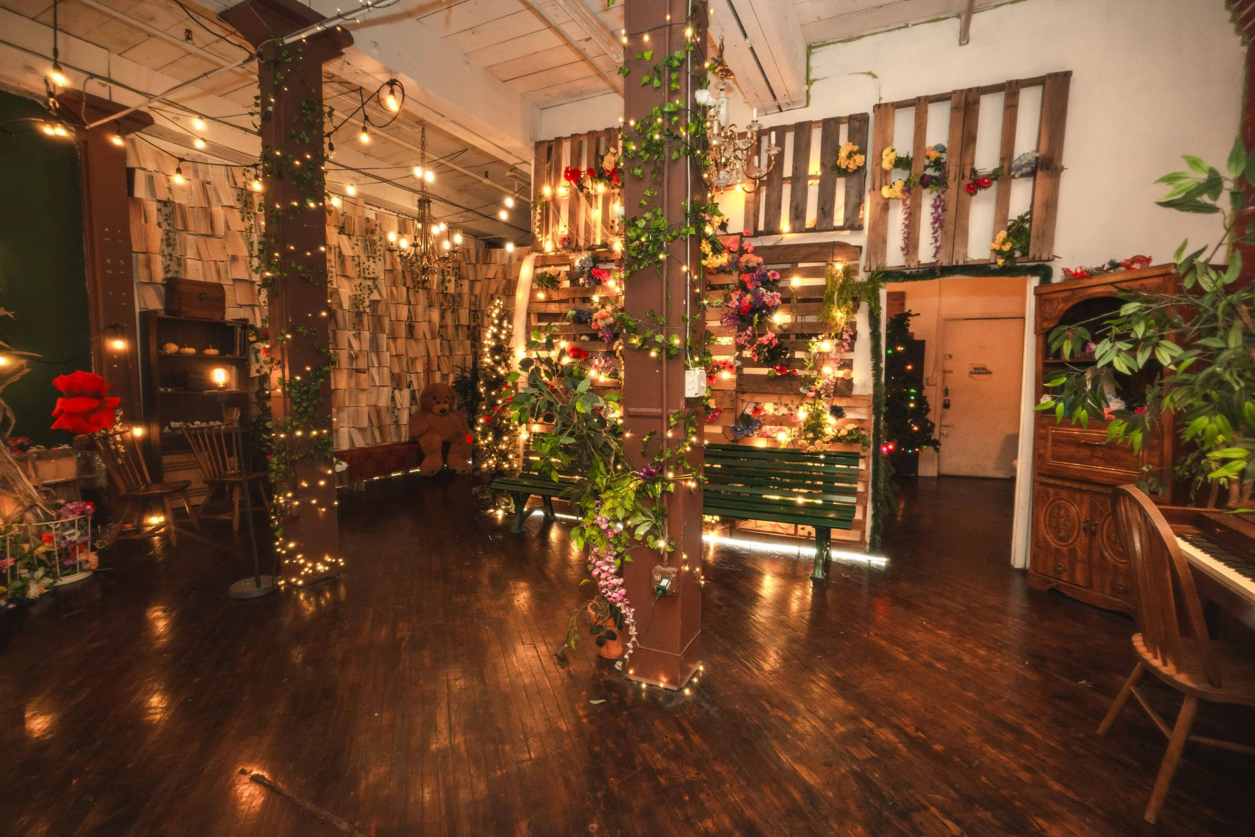 52, shot of back of the room, -00670.jpg