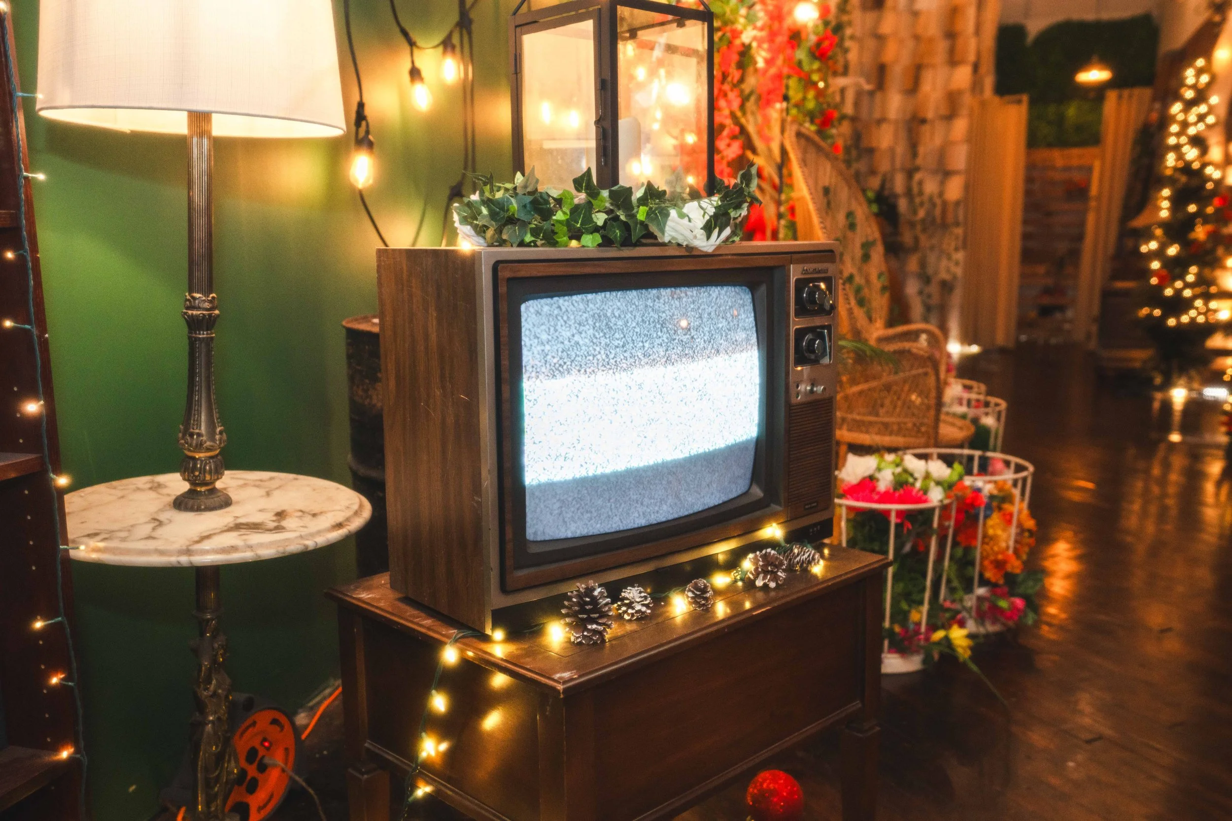 49, tv and background, -00726.jpg