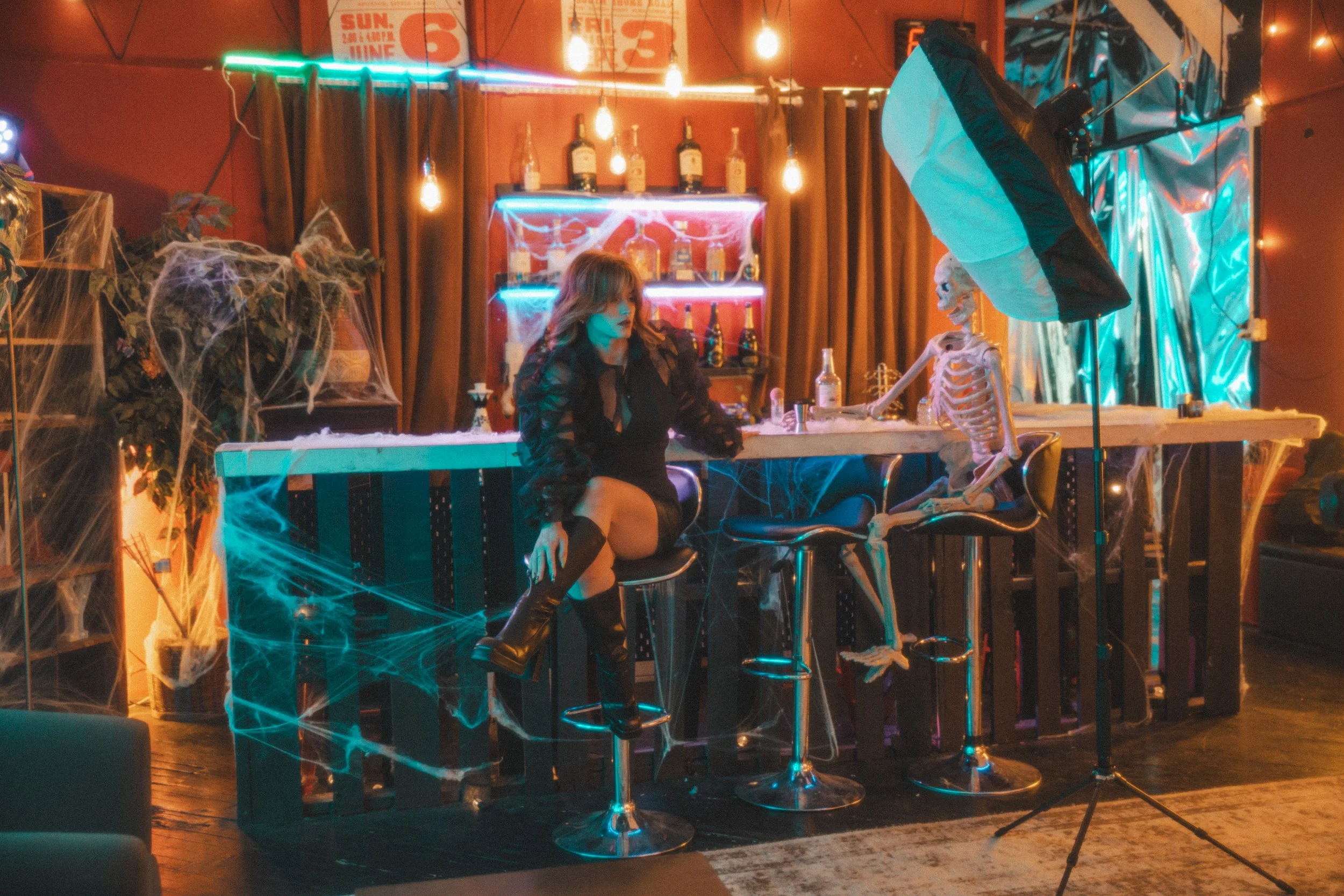 8, hannah on the bar, -09166.jpg