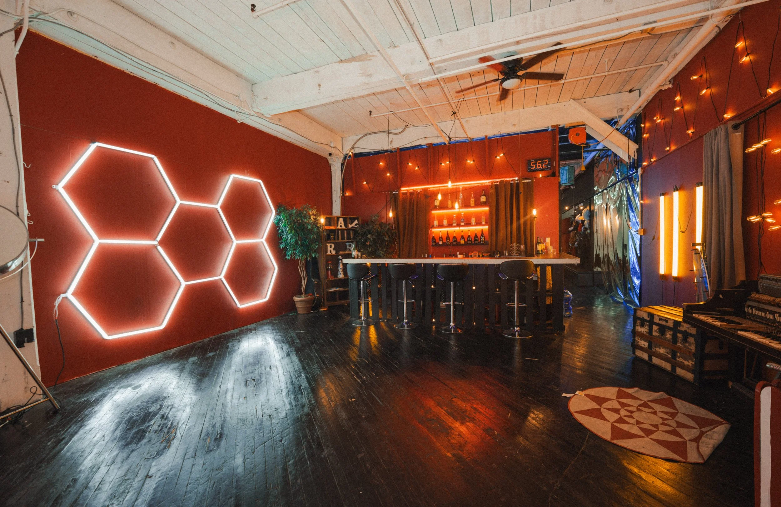 15, bar and lights, -07155.jpg