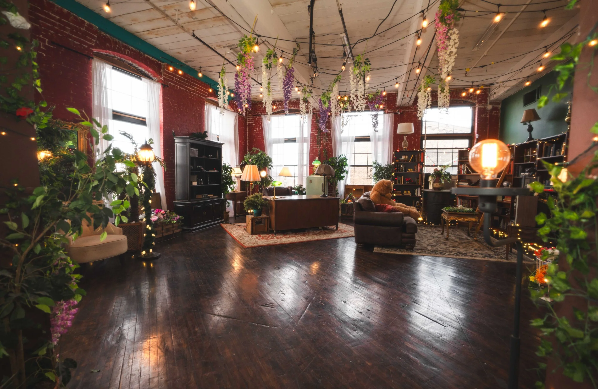 32, wide from the back of the room, -00768.jpg