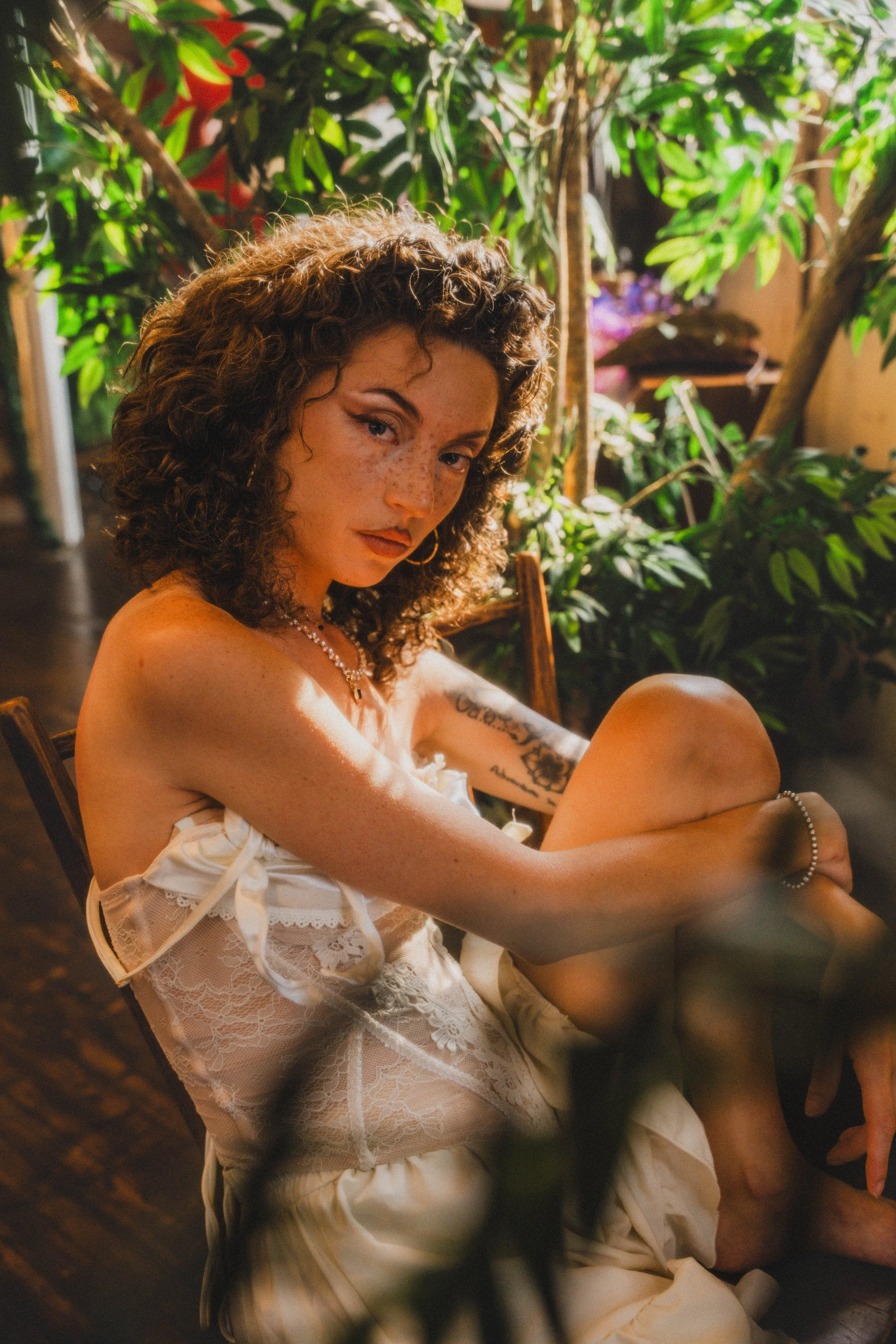 22, kayla looking at camera, -05301.jpg