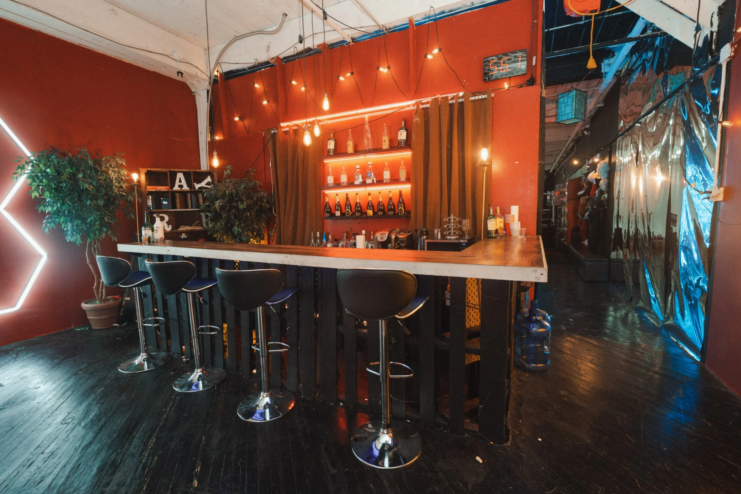 8, bar, -07122.jpg