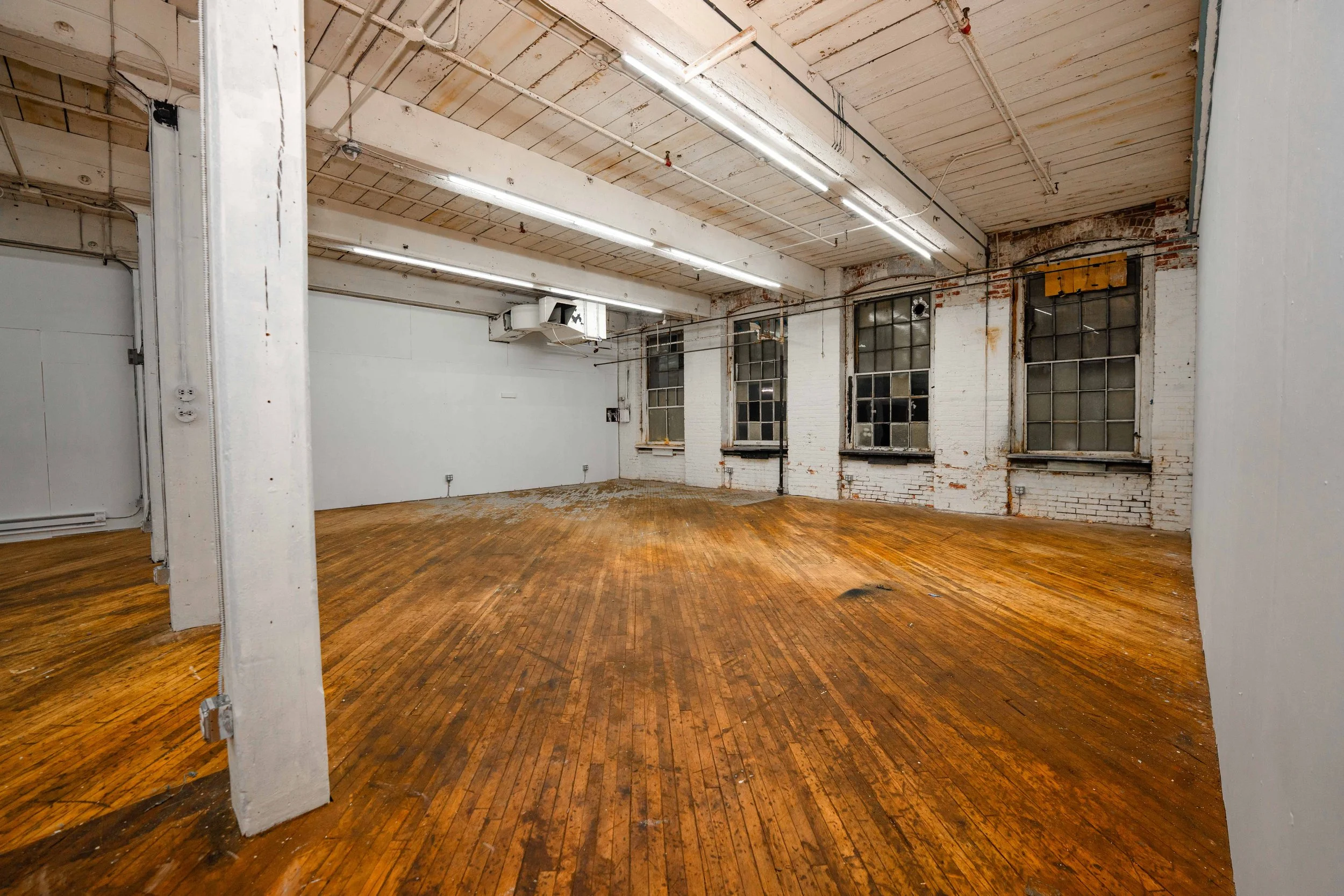 4, towards windows, -03871.jpg