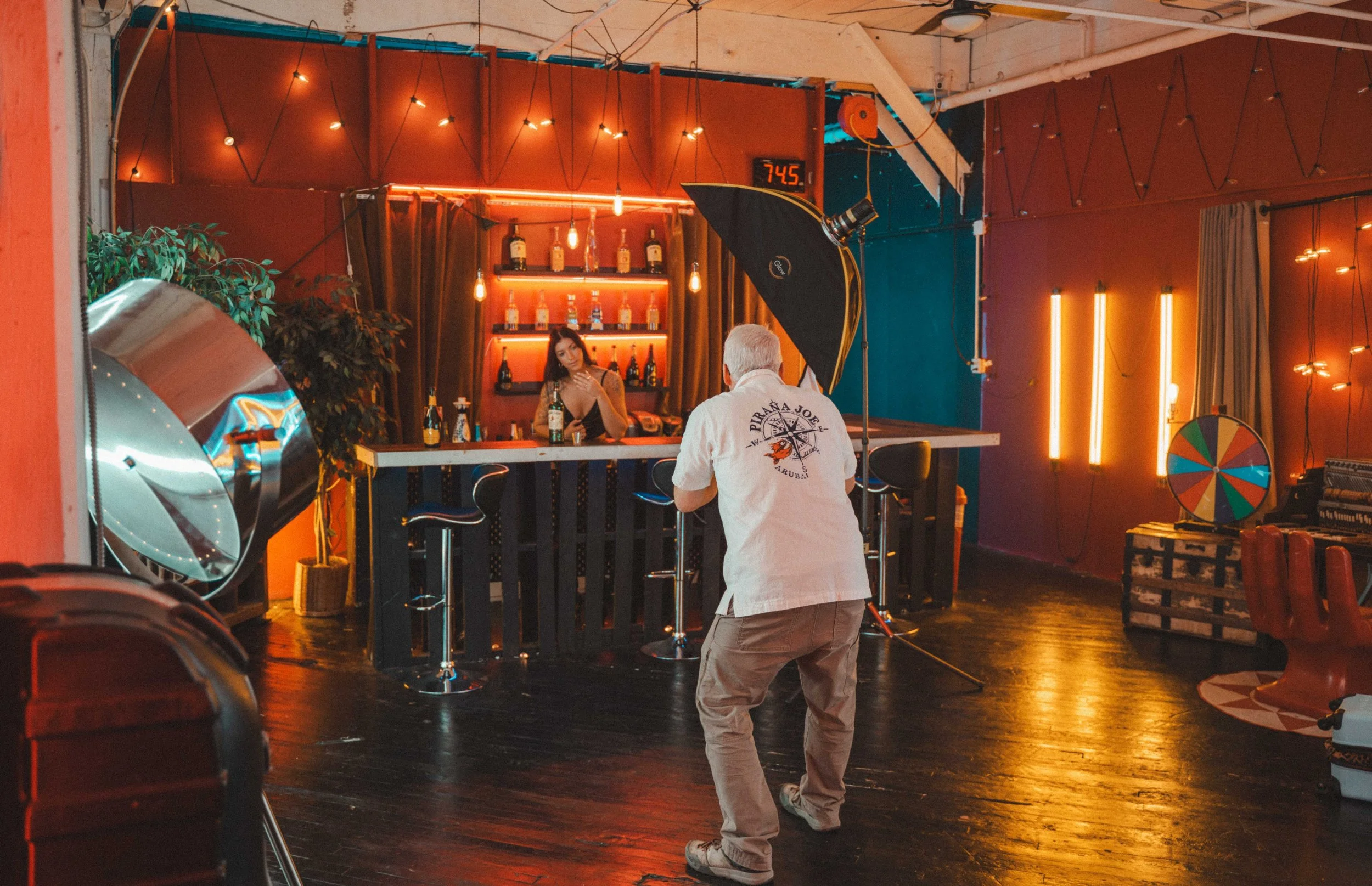 20, shooting at the bar, -01353.jpg