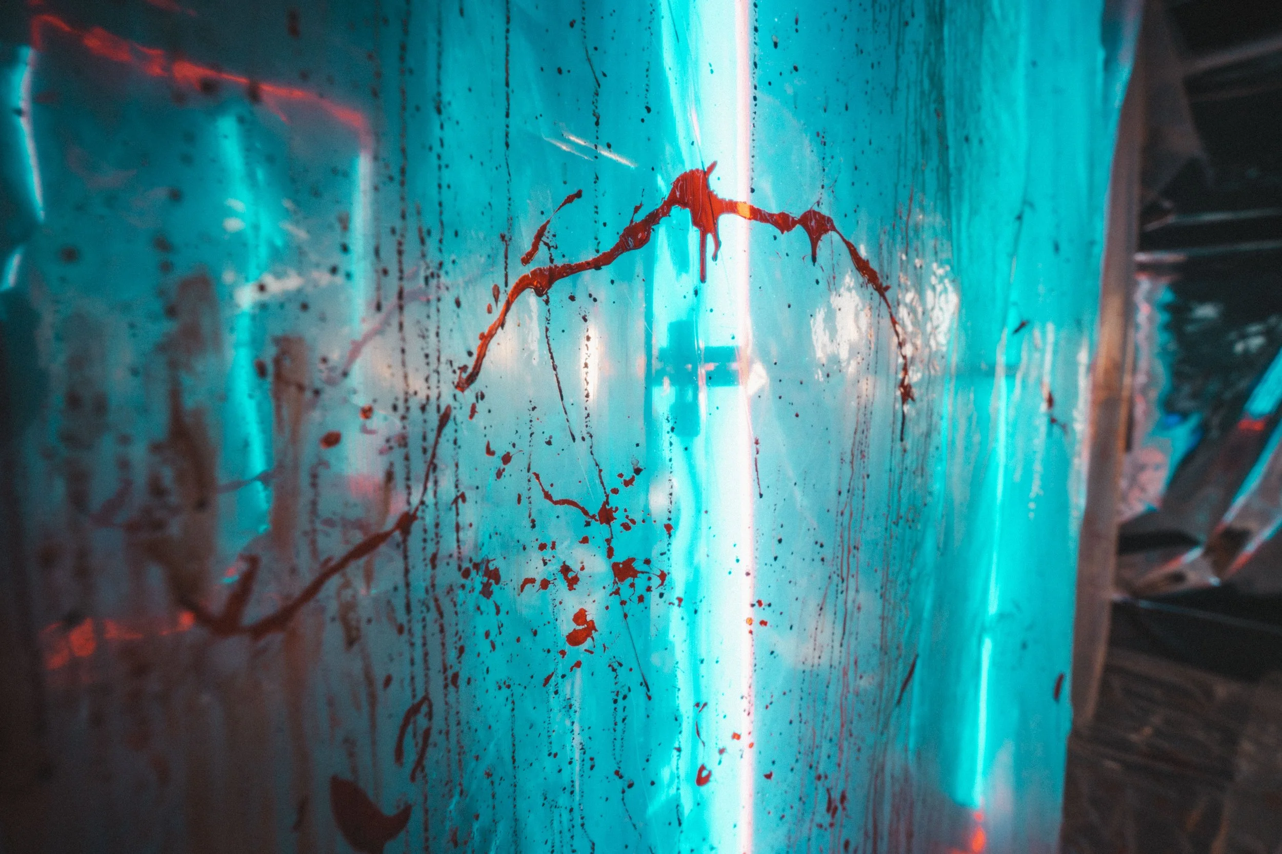 9, kill room, blood close up on tv, -09265.jpg