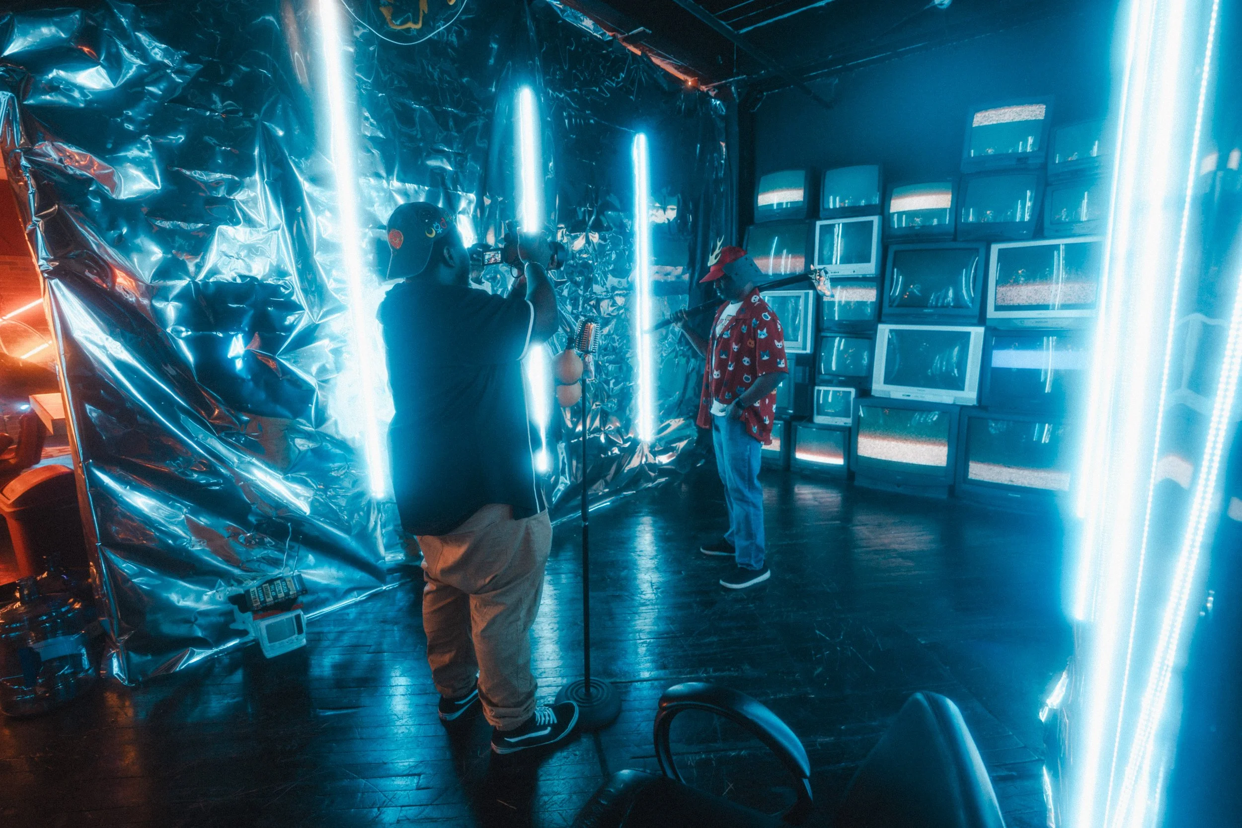 6, 2 of them, -08698.jpg