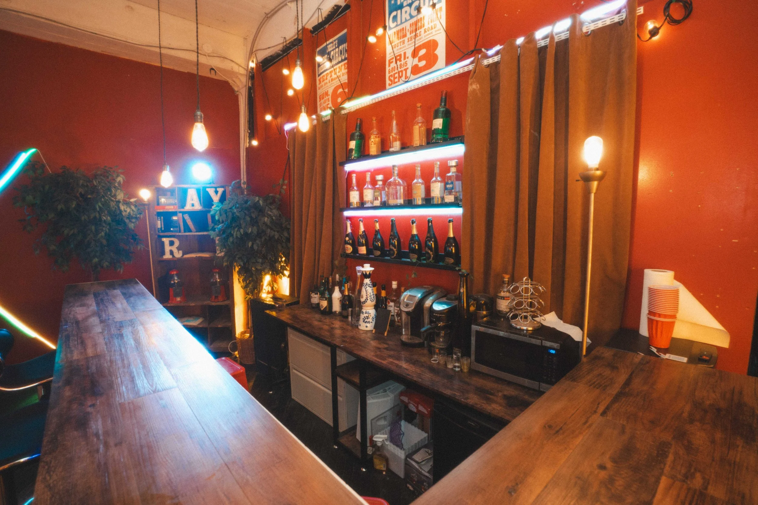 10, bar, -07681.jpg
