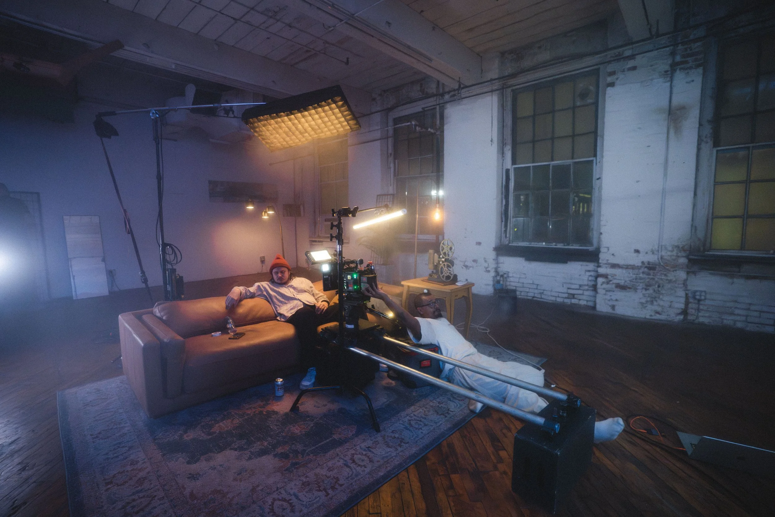 21, wide of set, -07703.jpg