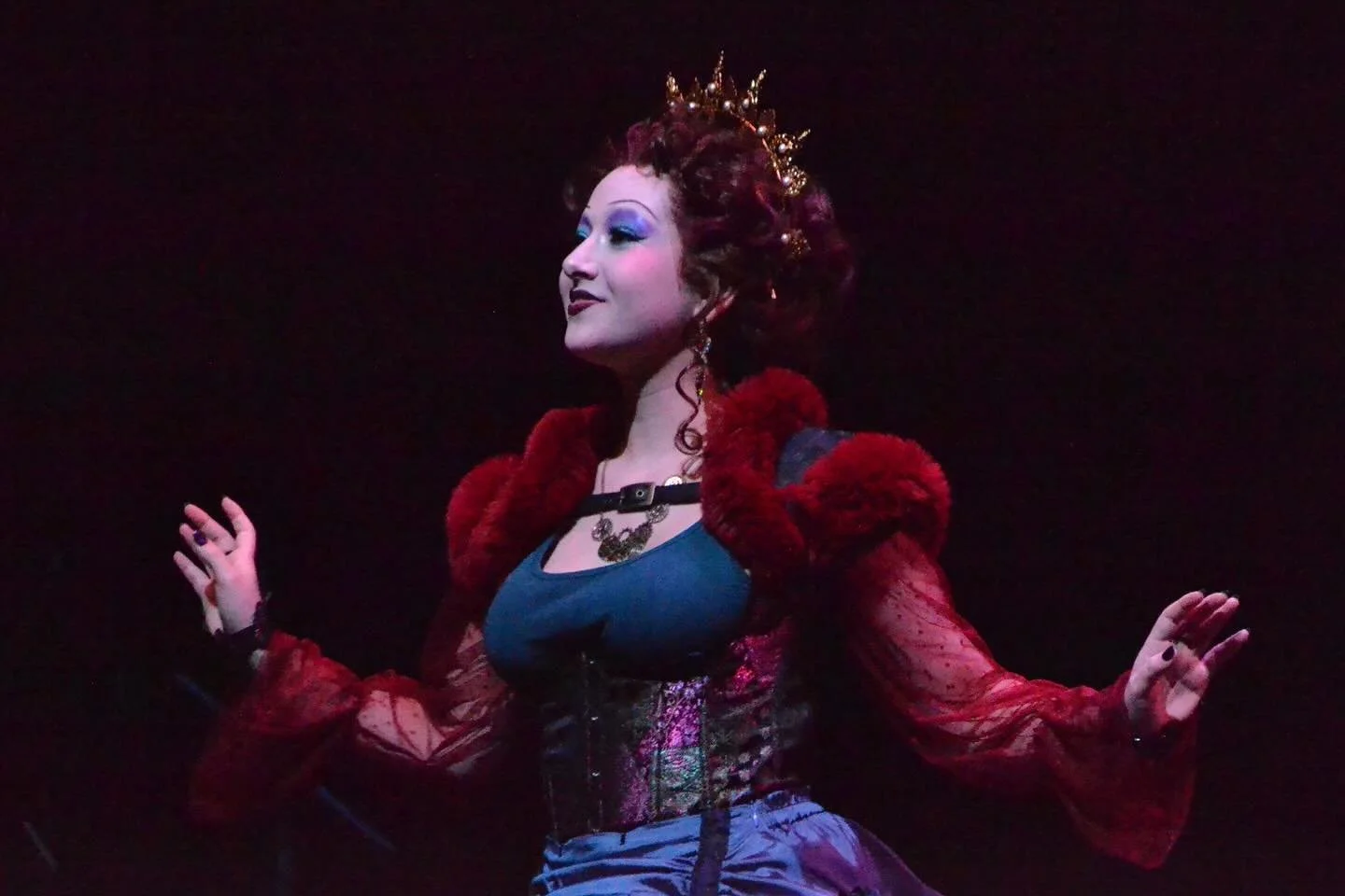 4&bull;18&bull;23 🫧Titania 🕯️🫏
How magical! 

A Midsummer Night&rsquo;s Dream 
Benjamin Britten 

Stage Director: David Gately
Conductor: Andrew Bisantz
Scenic Design: Evan Adamson
Lighting Design: Kevin Fulton
Costumes: Zoe Sundra
📸: Julia Janow