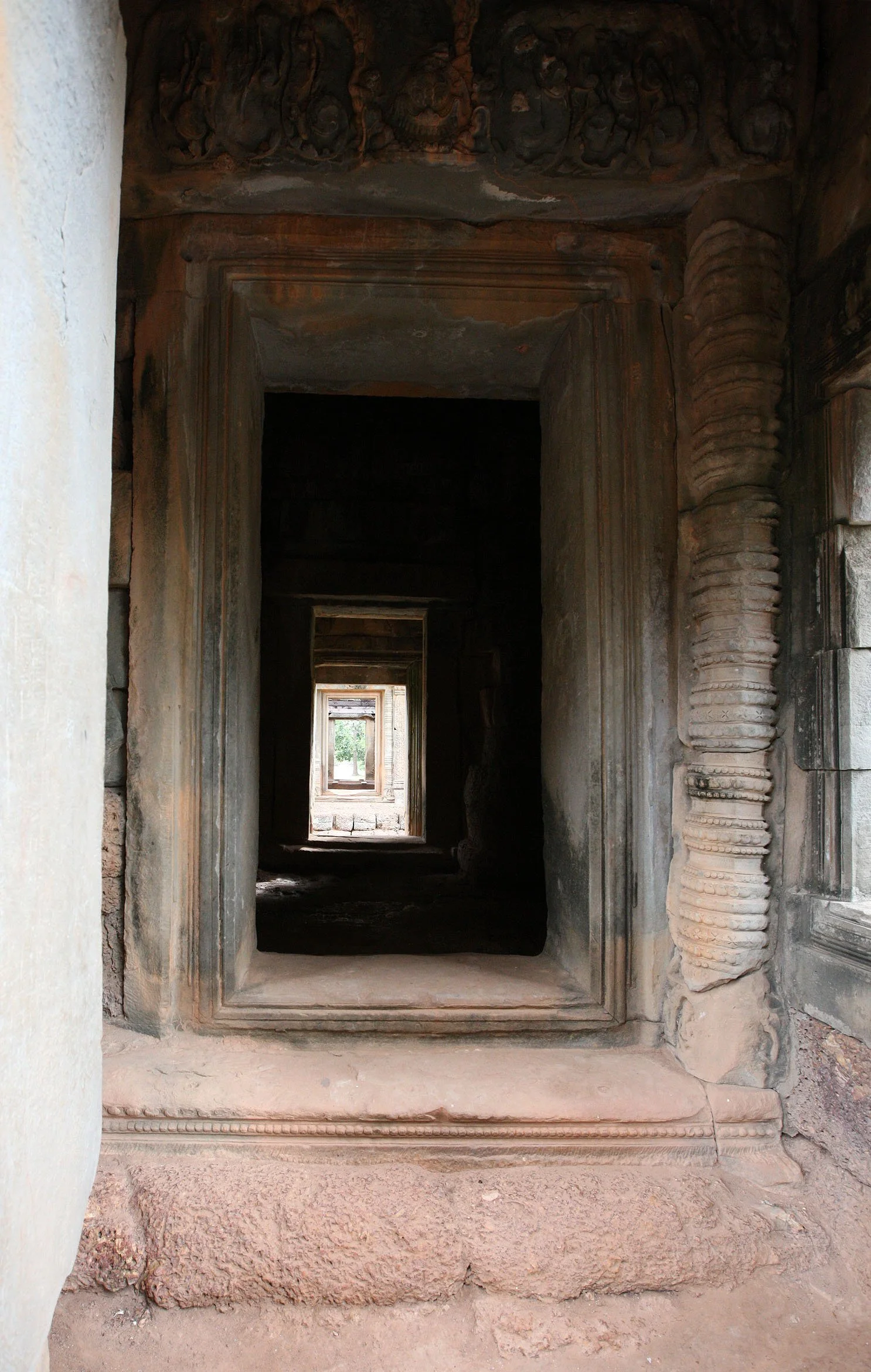 BANTEAY SAMRE TEMPLE - CAMBODIA (4).JPG