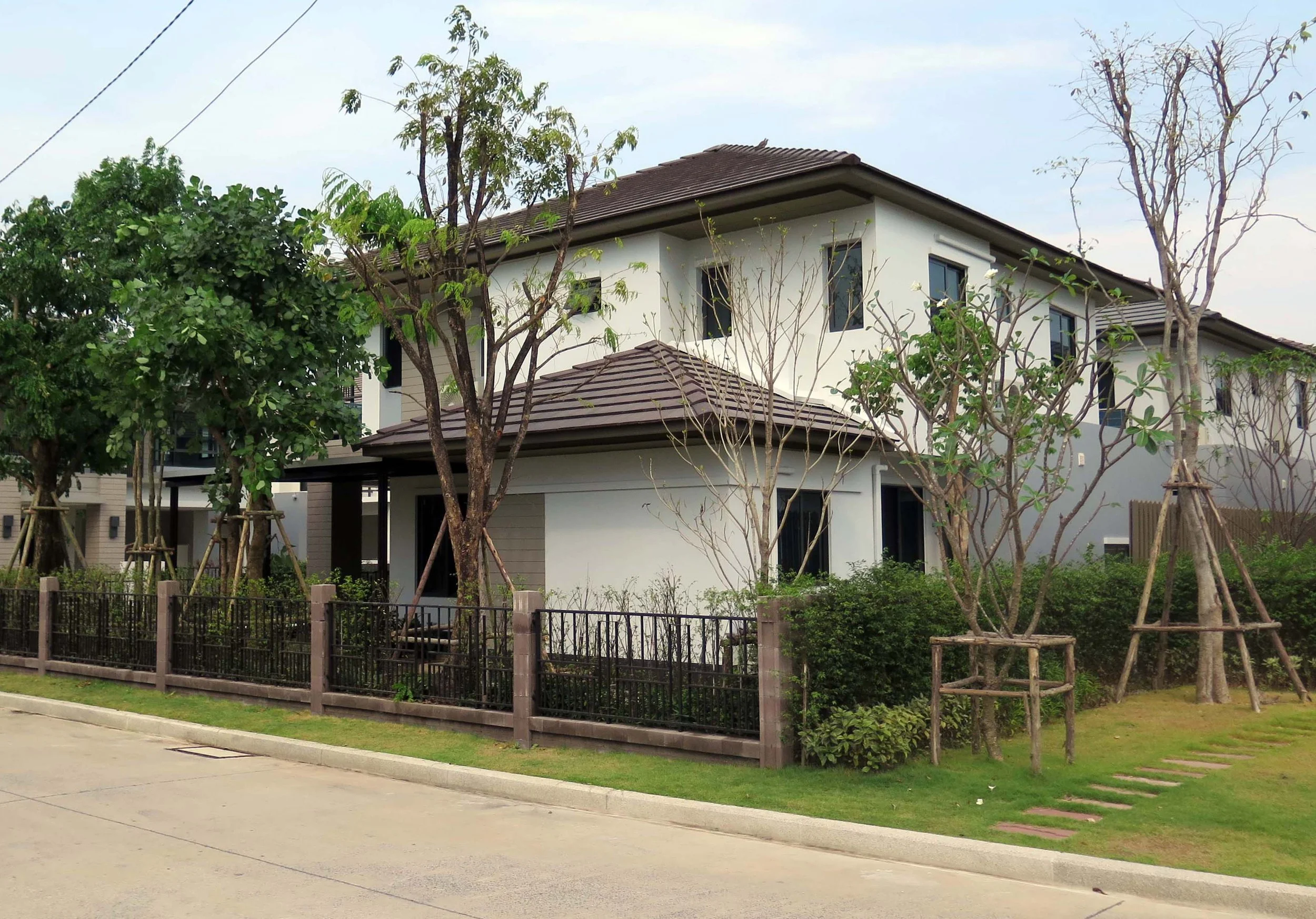 2013 Nonthaburi Setthasiri House and Nonthaburi Neighborhood (48).JPG