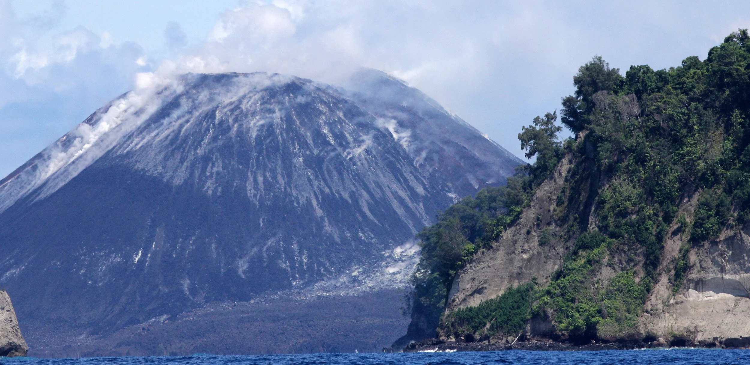 KRAKATAU VOLCANO NATIONAL PARK - INDONESIA (8).JPG