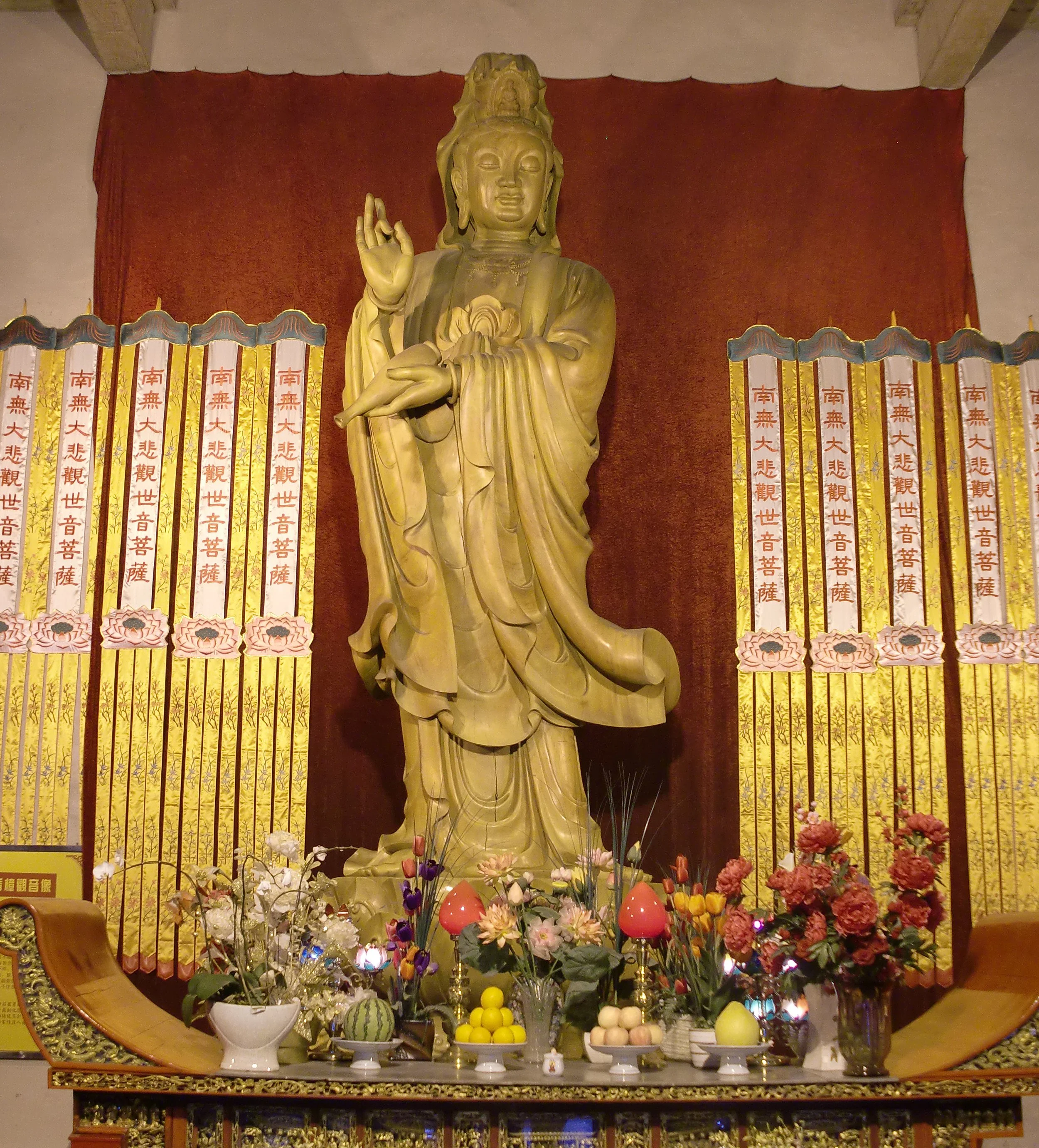 2010-10-3 JING'AN TEMPLE SHANGHAI (7).JPG