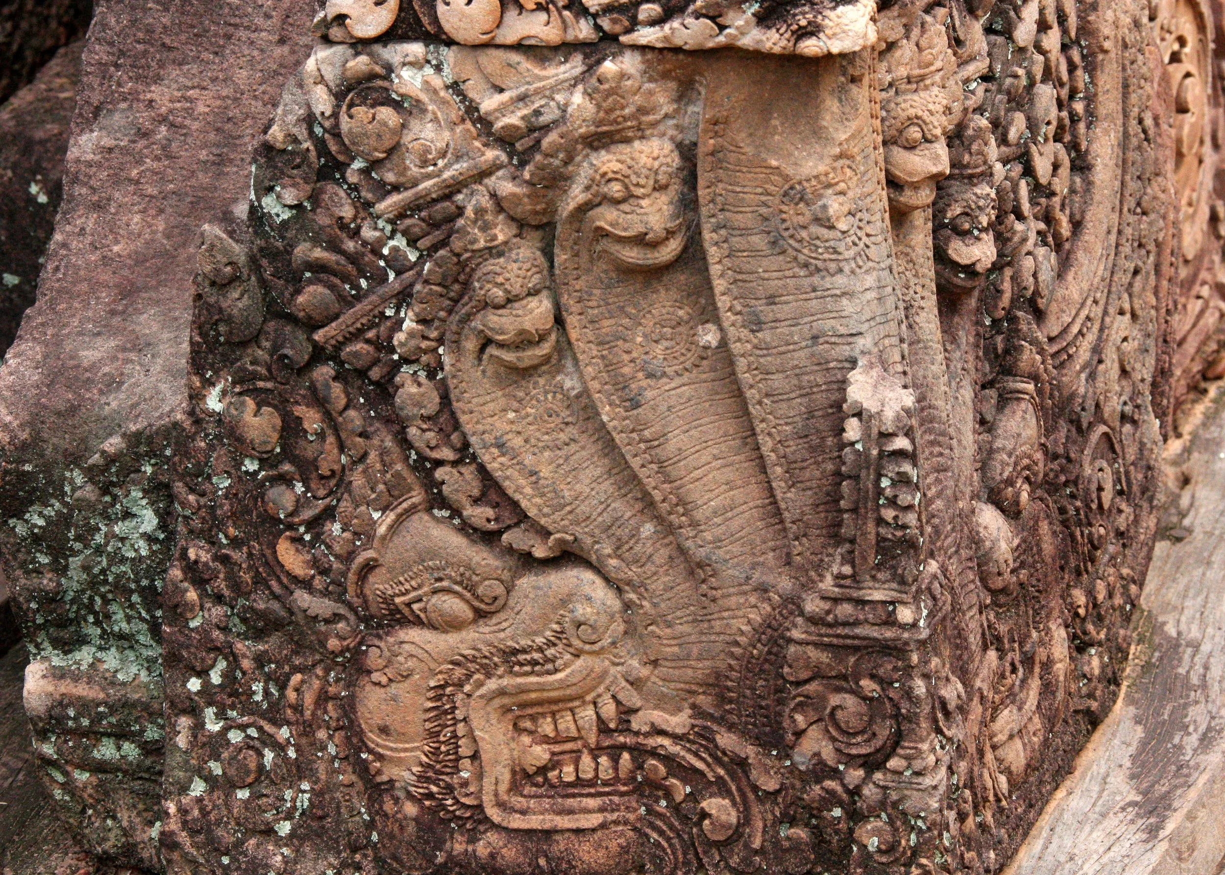 BANTEAY SREI TEMPLE CAMBODIA - JULY 2010 (13).JPG