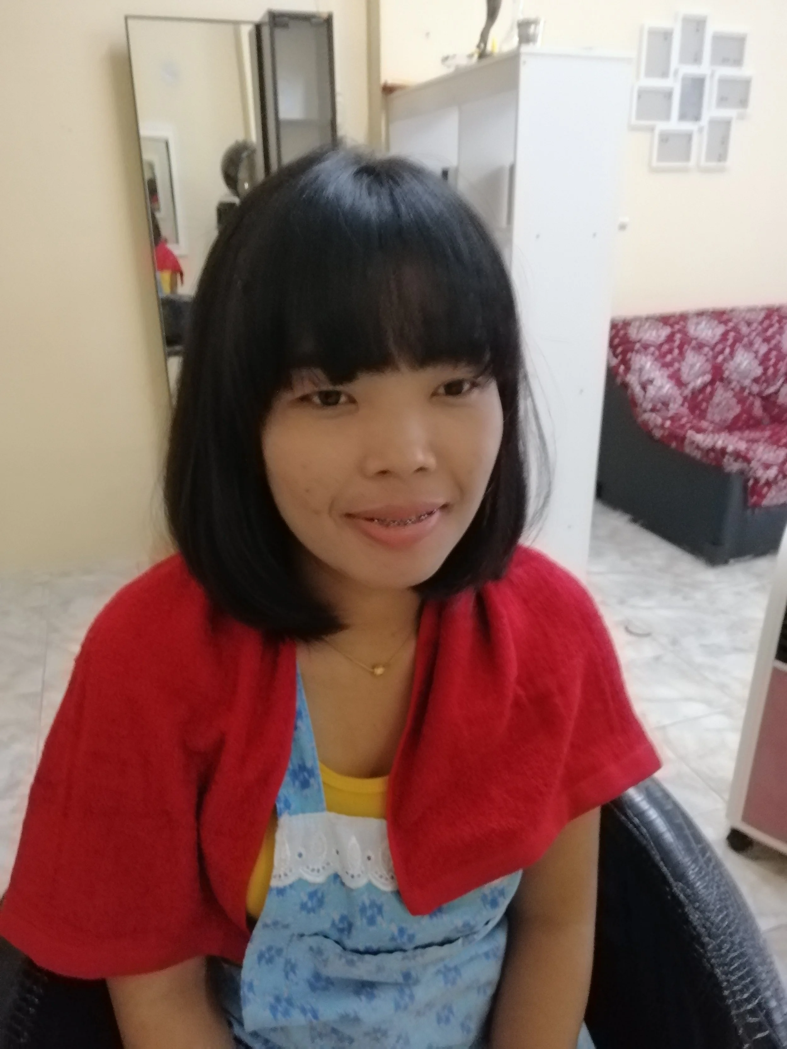 2018 Pics with Gift in Thailand (285).jpg