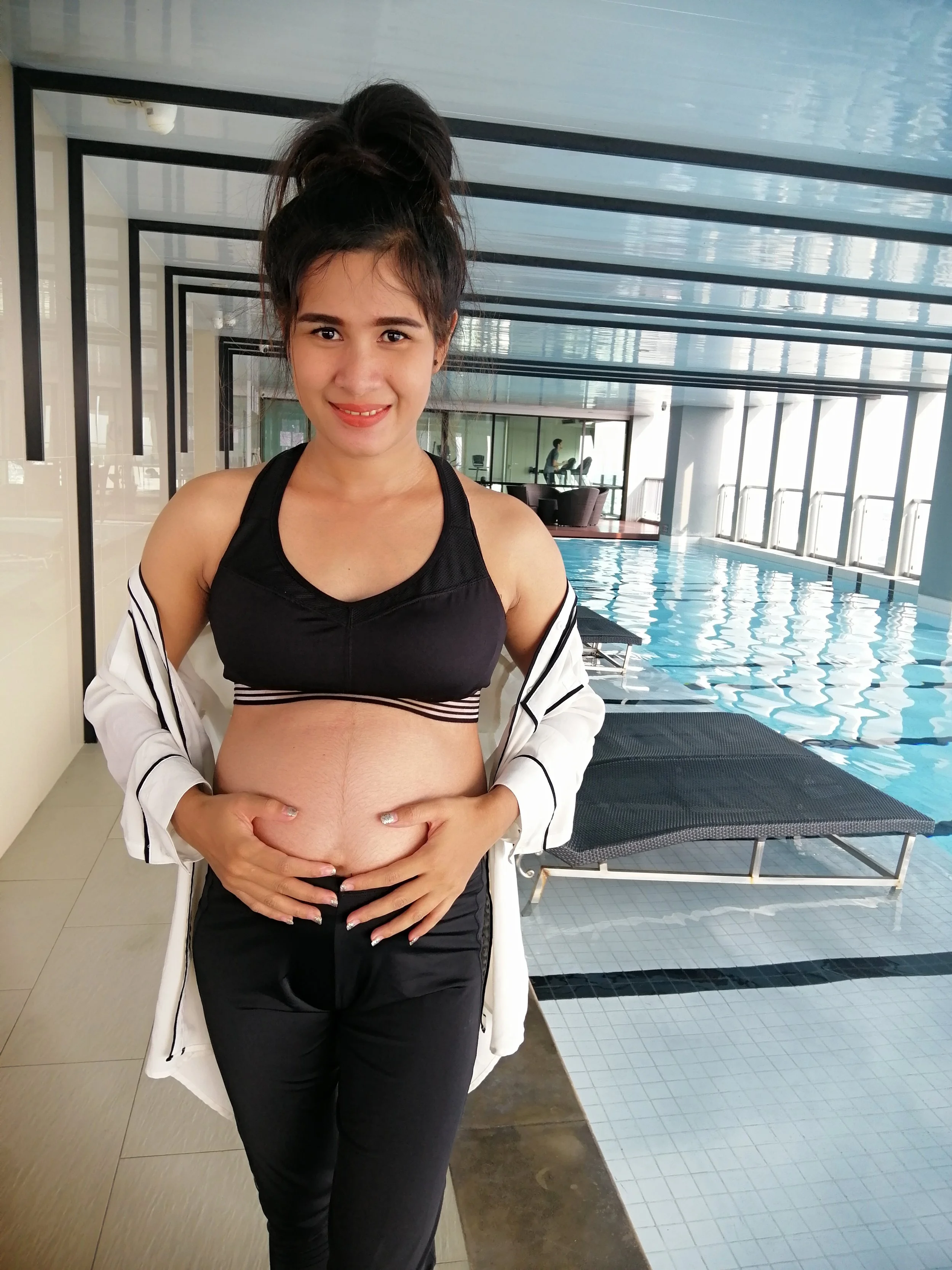2019 Gift Pregnant Pics (11).jpg
