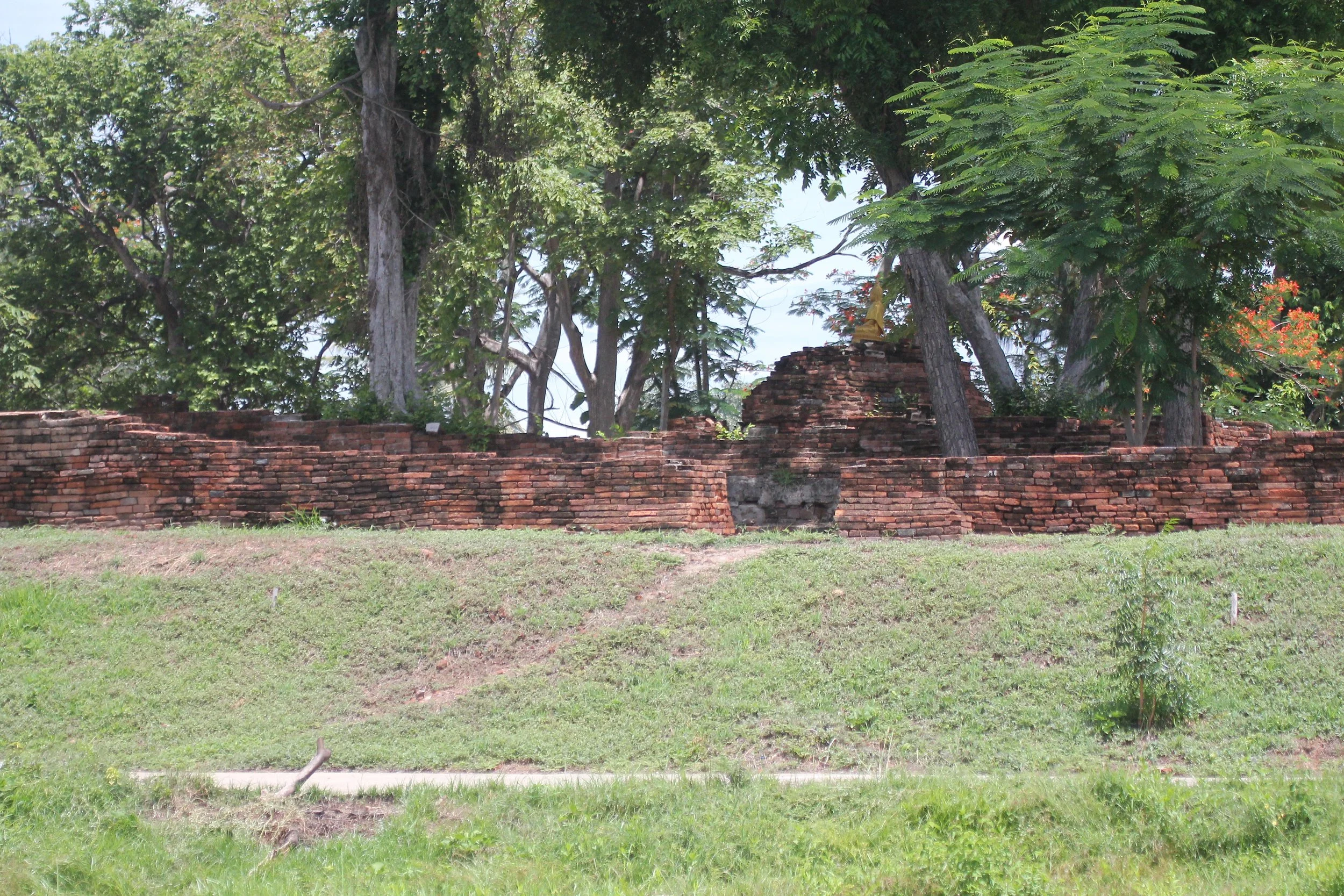 2020 14-15 July Singburi Wat Na Phra That (14).JPG