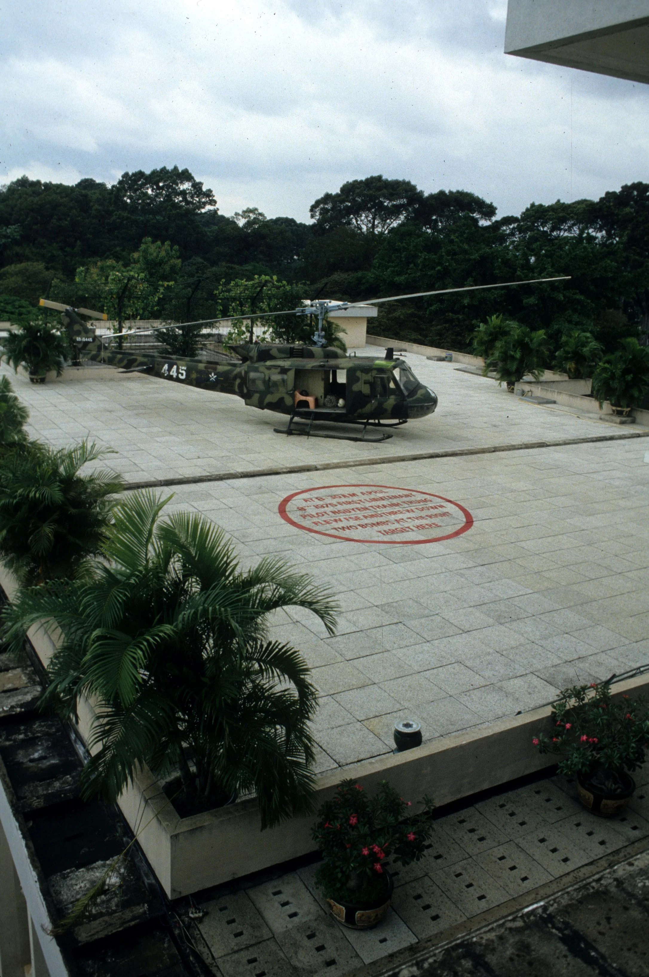 SAIGON - PRESIDENTIAL PALACE HELIPAD.jpg