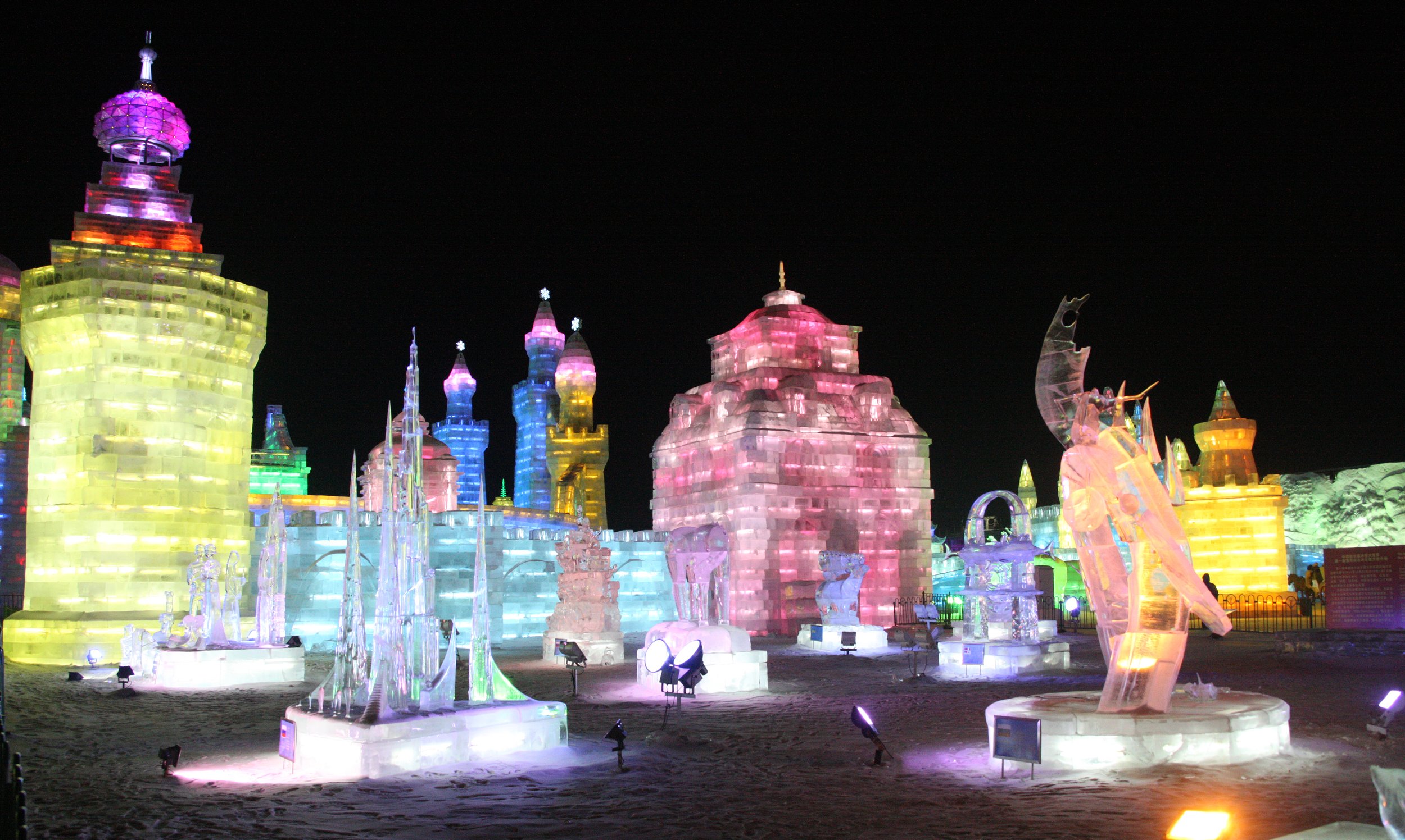 HARBIN ICE & SNOW FESTIVAL FEBRUARY 2012 (135).JPG