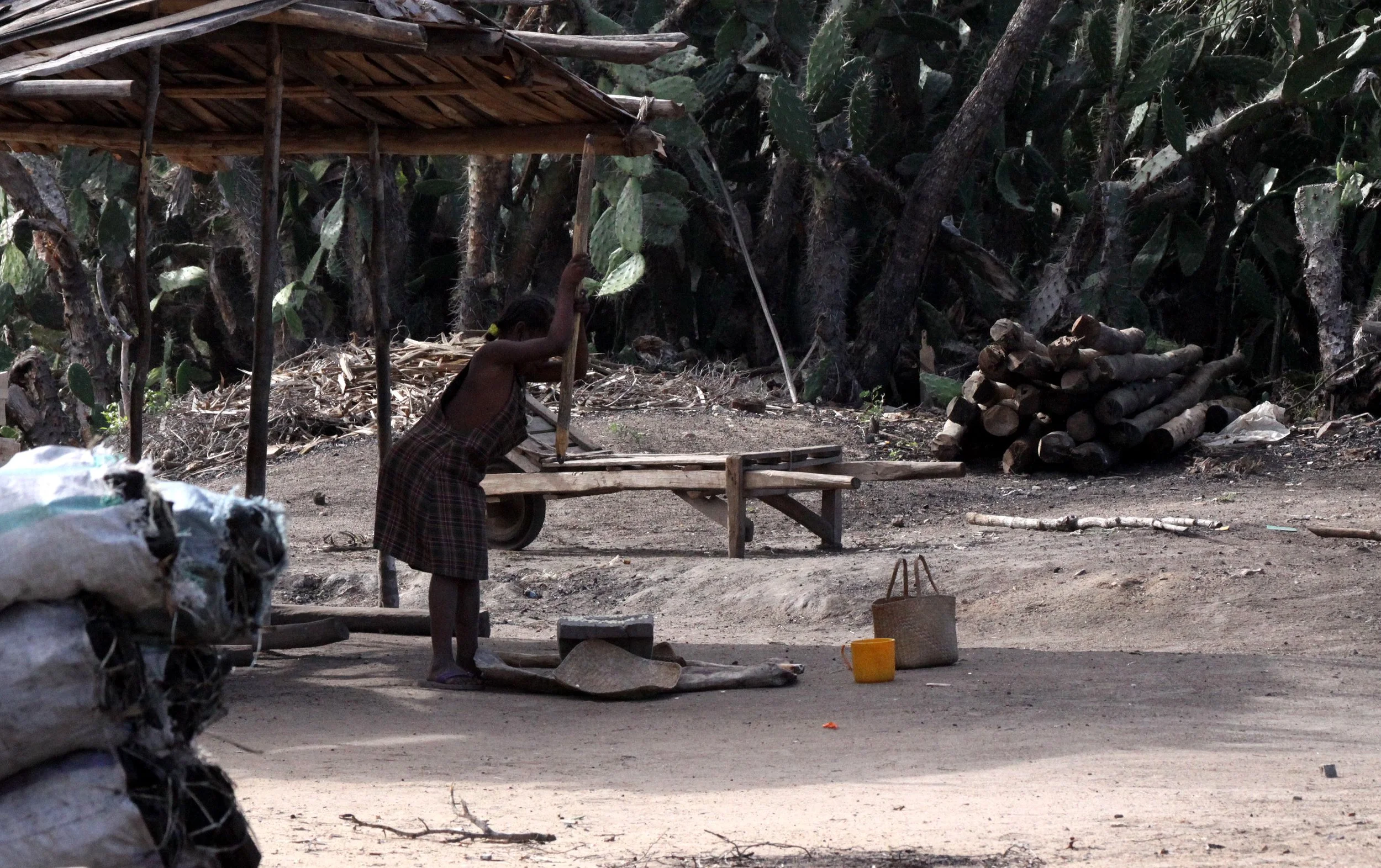 ANDOHAHELA NATIONAL PARK MADAGASCAR - VILLAGE NEAR ENTRANCE (7).JPG