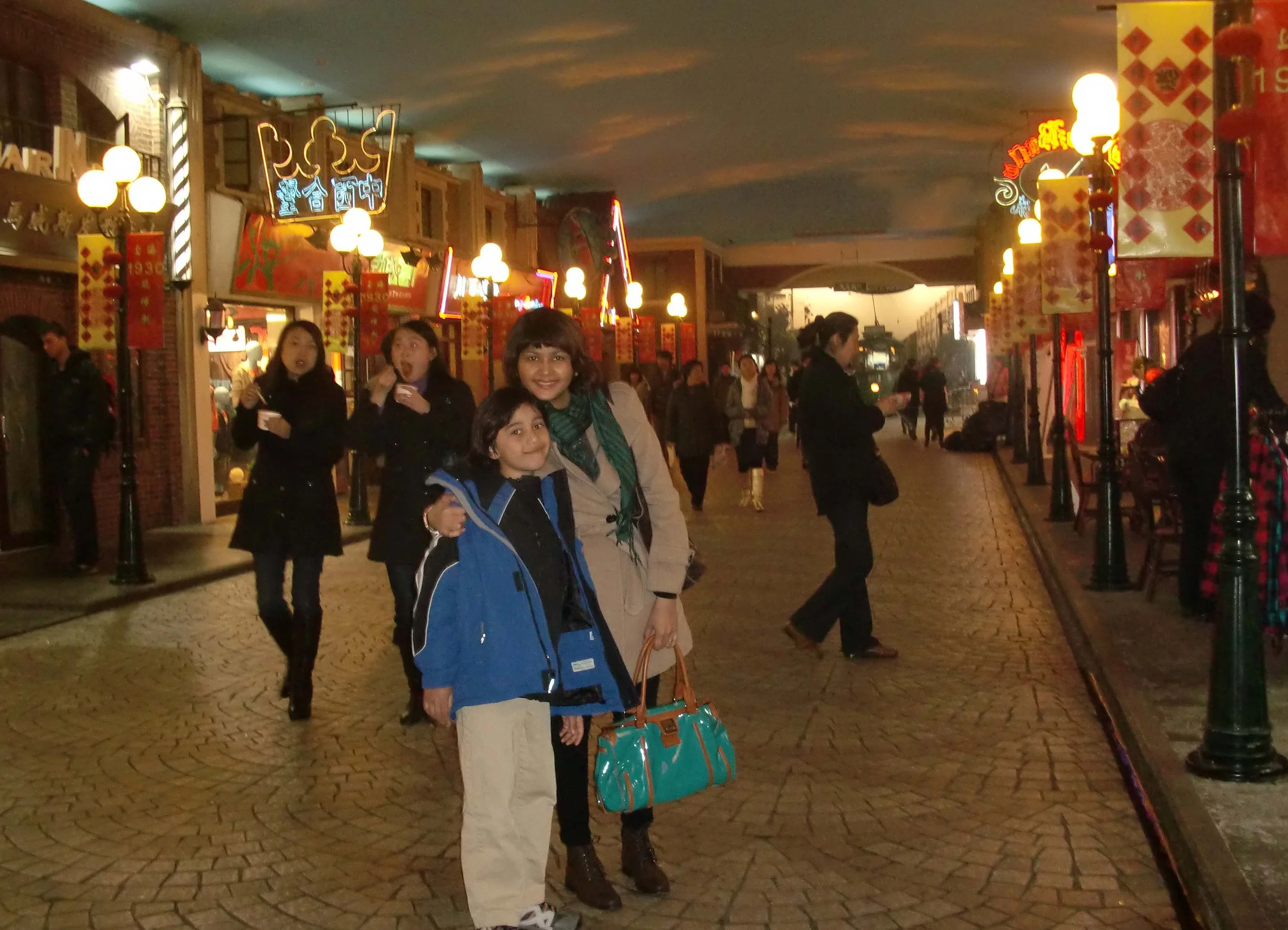 2011-3-13 NIGHT OUT IN SHANGHAI (16).JPG